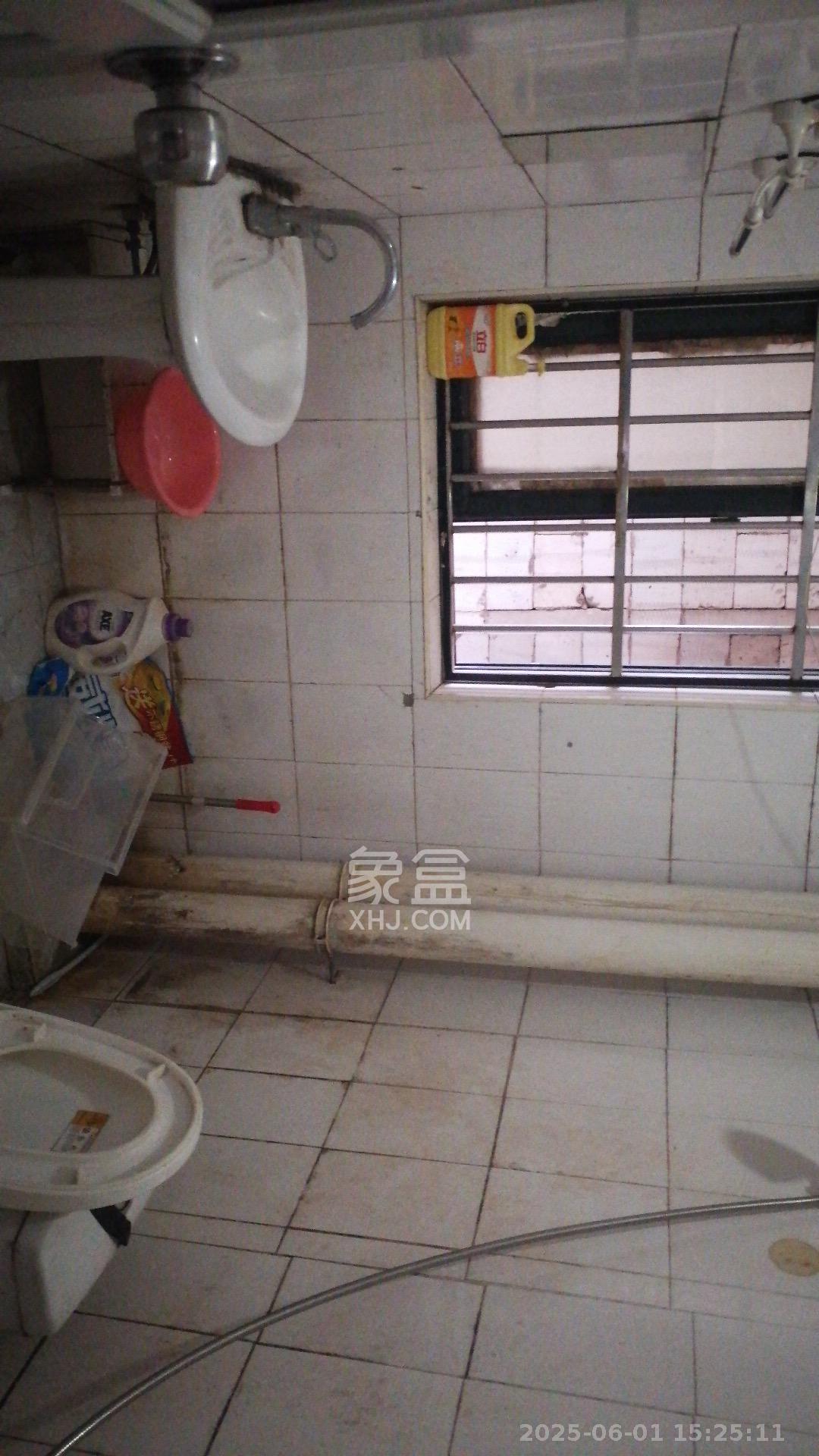 南国新城 3室2厅2卫 2100.0元/月 南国新城 3室2厅2卫 2100.0元/月室内图