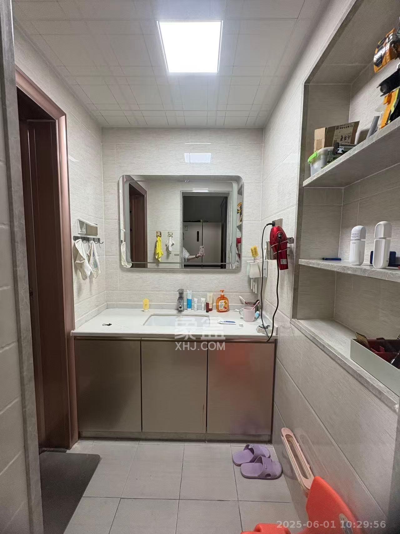 龙福小区  3室1厅1卫   1800.00元/月室内图