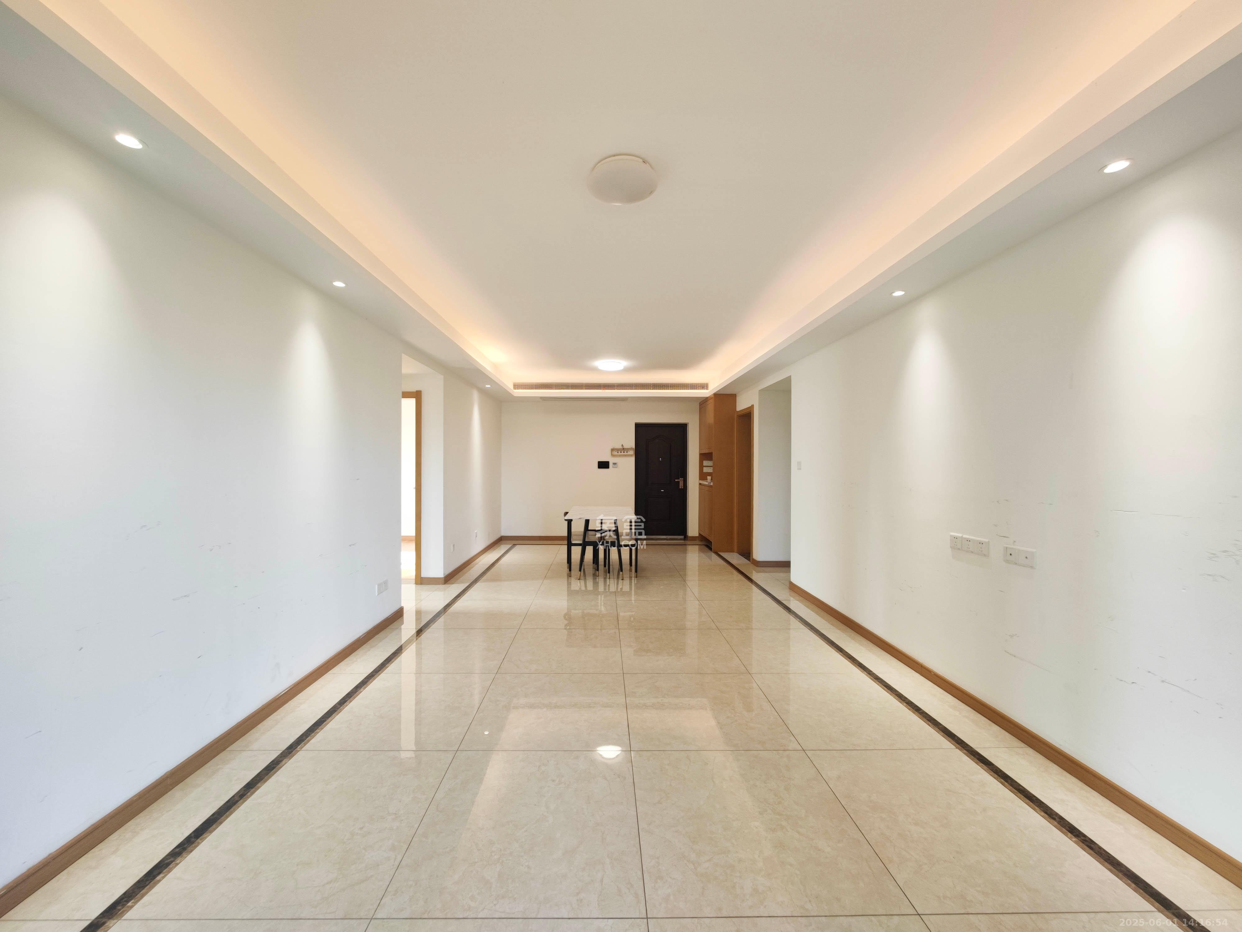 中建嘉和城凤凰台(中建瑞兴家园) 3室2厅2卫 95.0万 中建嘉和城凤凰台(中建瑞兴家园) 3室2厅2卫 95.0万客厅