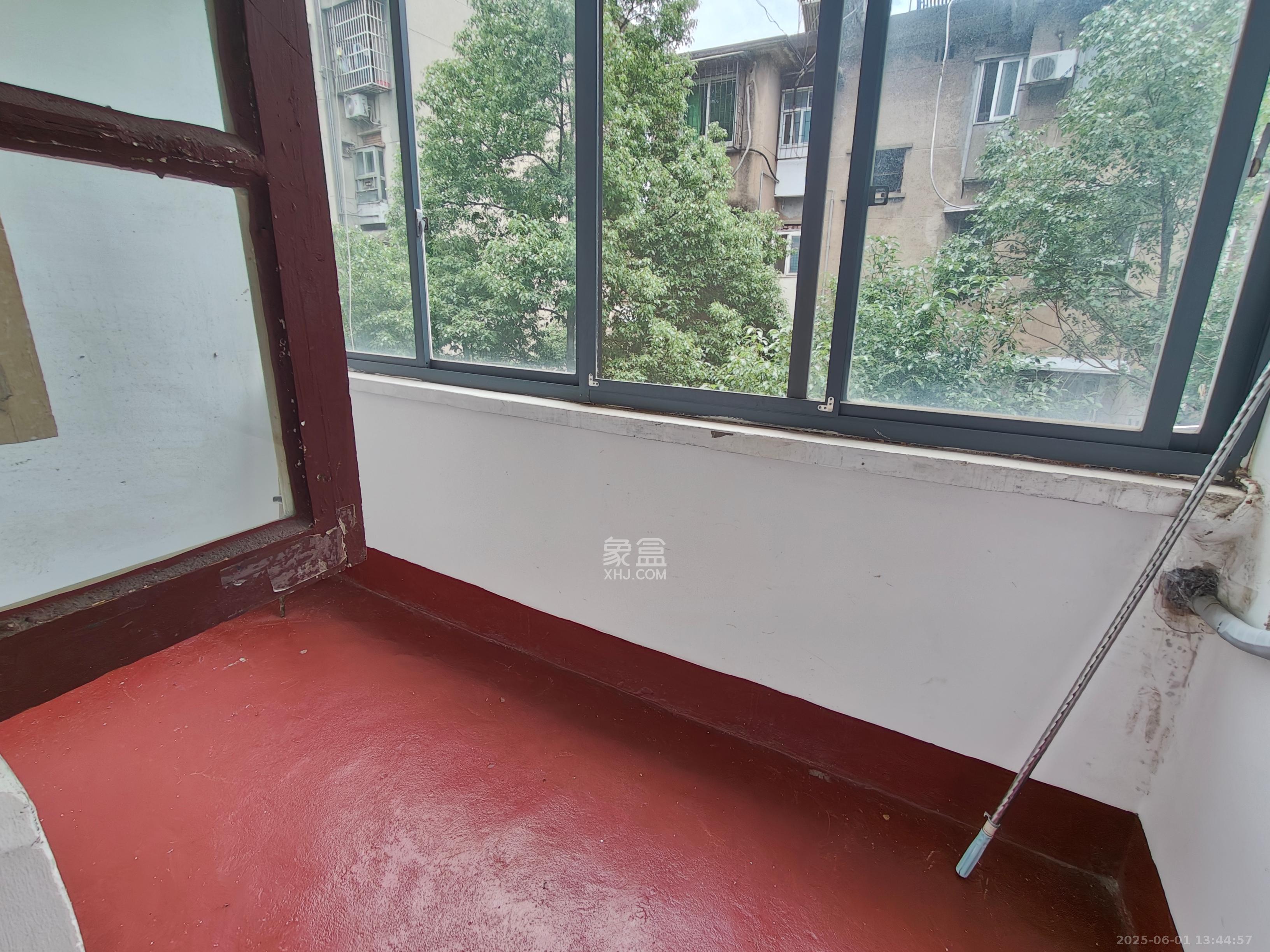 中南大学湘雅附一北院  1室1厅1卫   1300.00元/月室内图