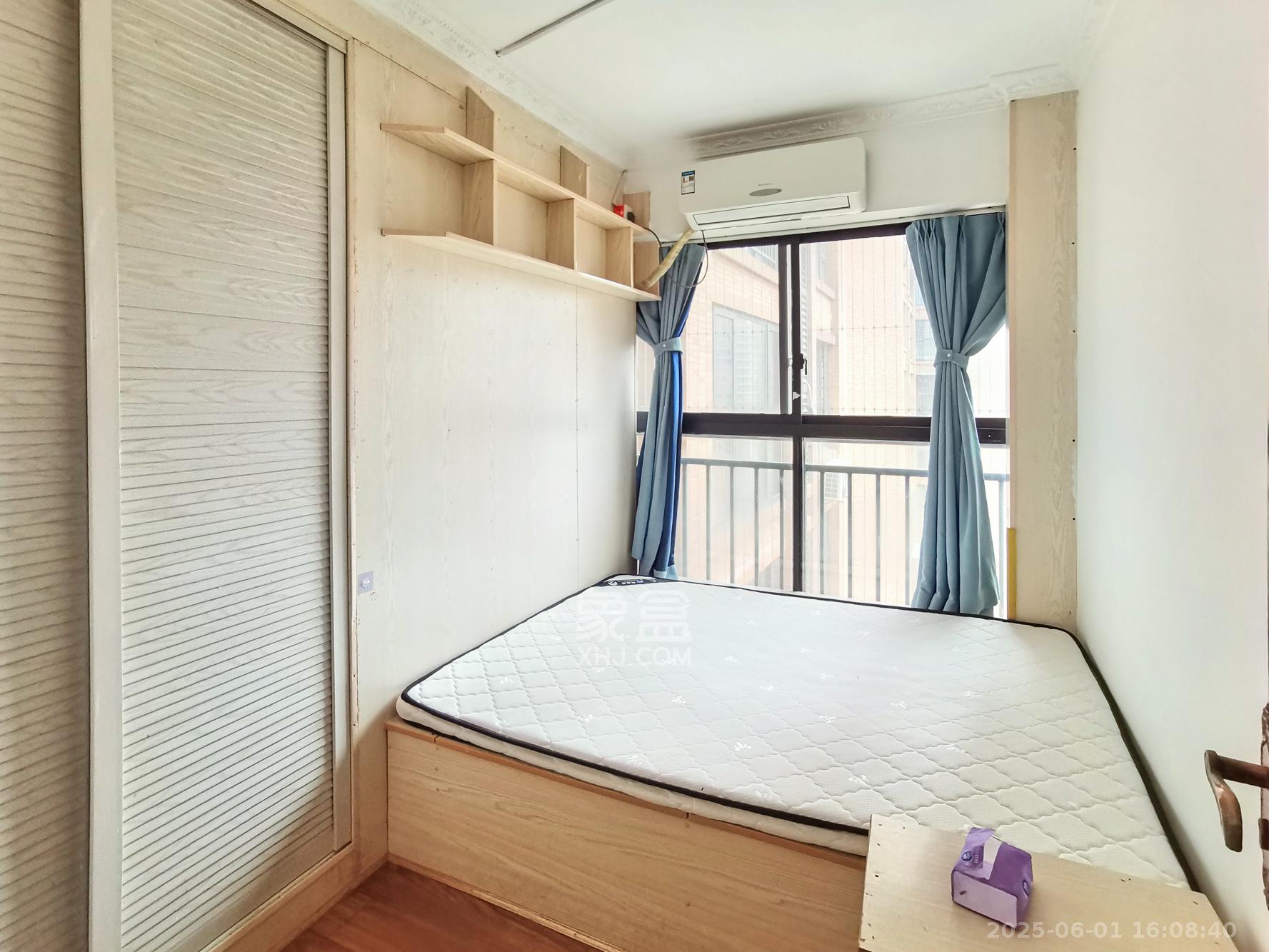 三一街区  3室2厅1卫   50.80万卧室