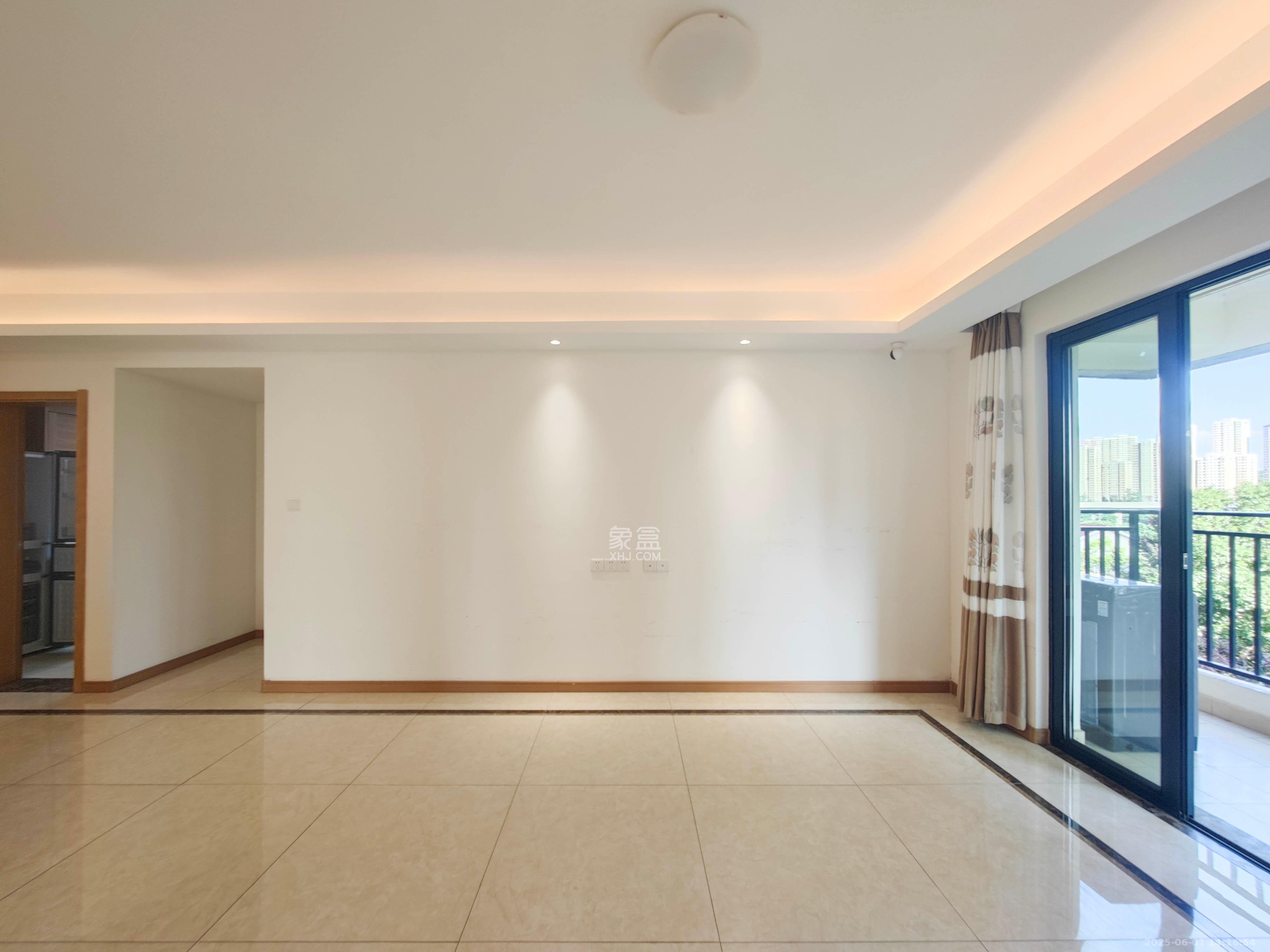 中建嘉和城凤凰台(中建瑞兴家园) 3室2厅2卫 95.0万 中建嘉和城凤凰台(中建瑞兴家园) 3室2厅2卫 95.0万客厅