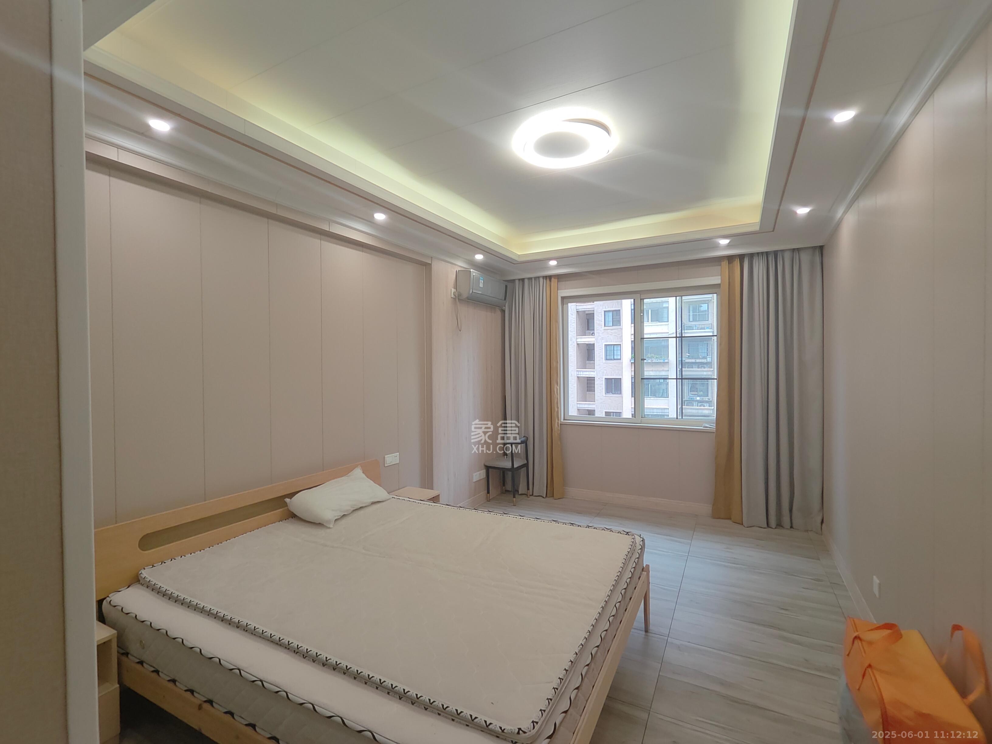 沁园春御院  3室2厅2卫   3100.00元/月室内图