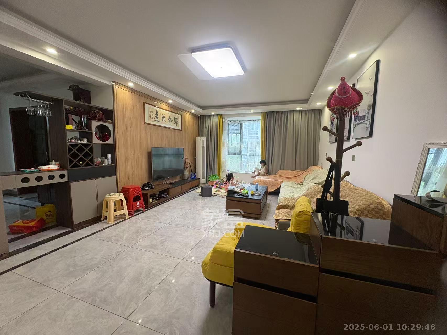 龙福小区  3室1厅1卫    1800.0元/月