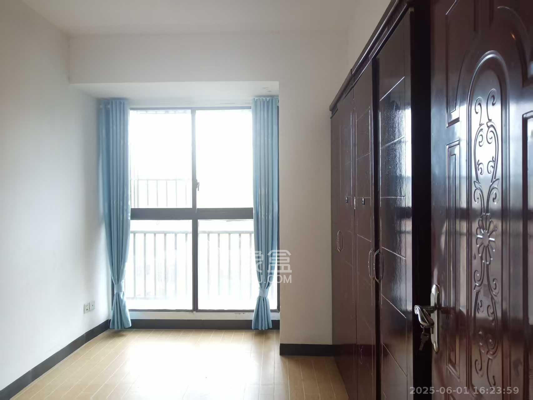 保利麓谷林语D区  3室2厅1卫    1600.0元/月 保利麓谷林语D区  3室2厅1卫    1600.0元/月室内图