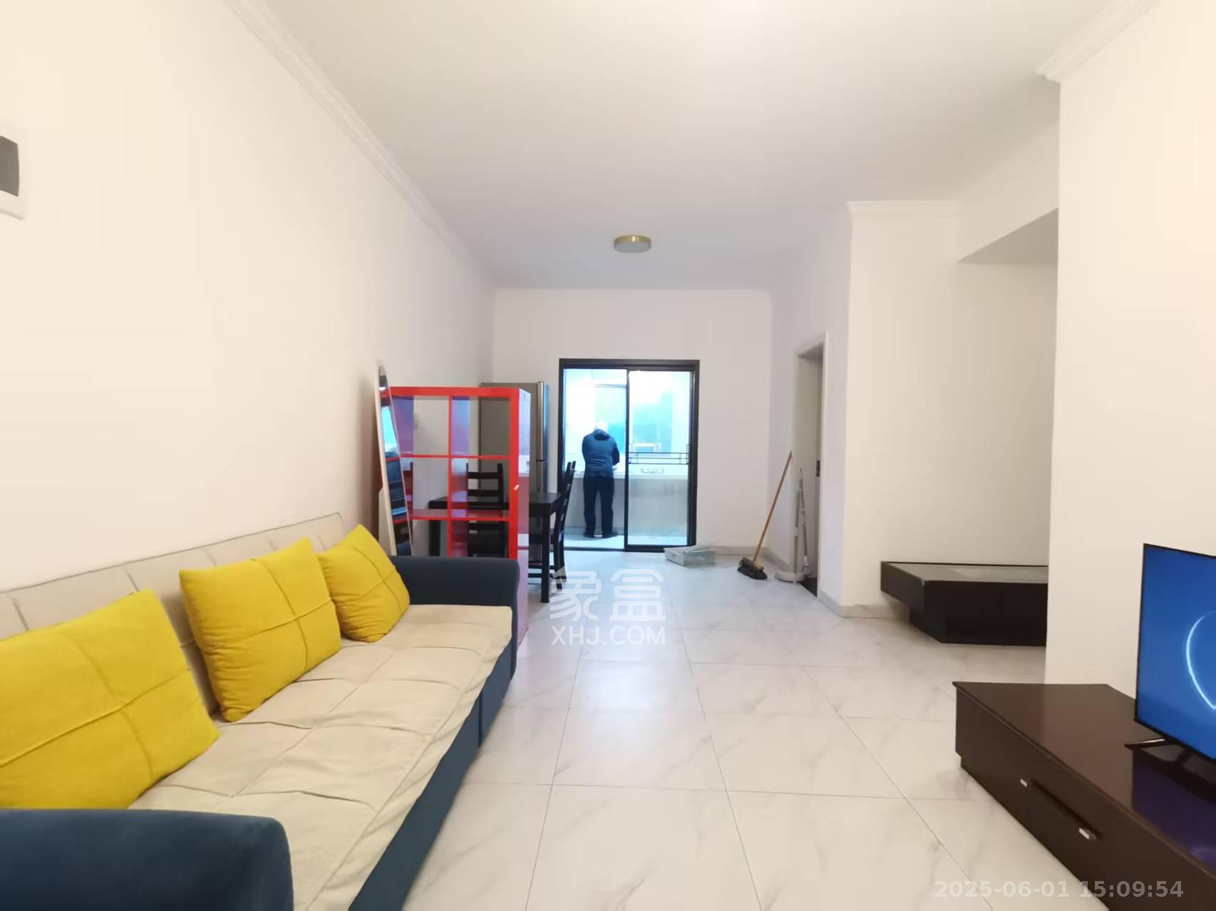 麓山枫情 2室2厅1卫 2300.0元/月 麓山枫情 2室2厅1卫 2300.0元/月室内图