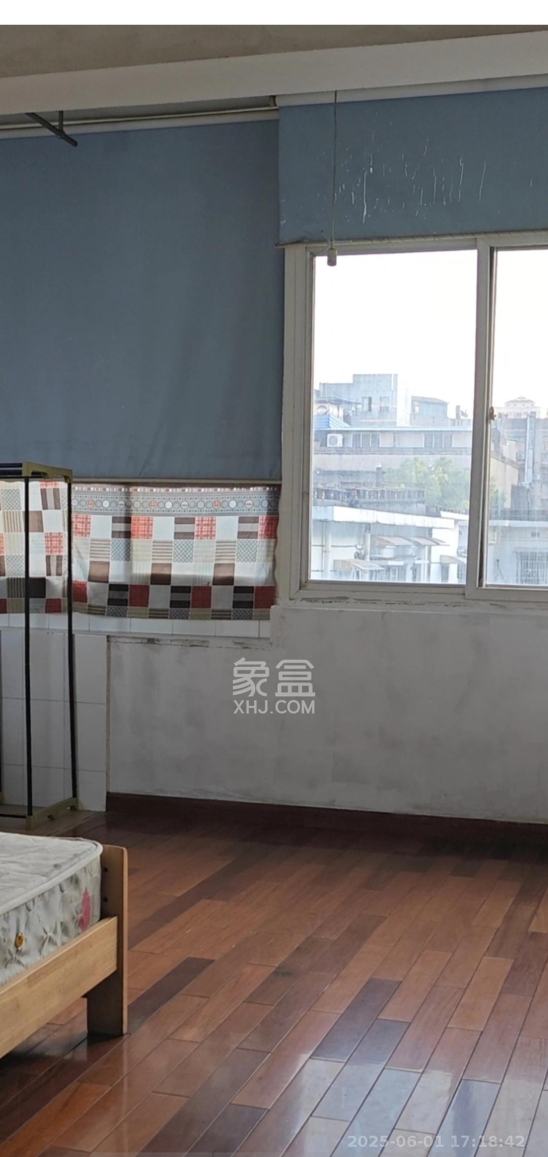 省政府机关梓园住宅区  3室1厅1卫    2400.0元/月 省政府机关梓园住宅区  3室1厅1卫    2400.0元/月室内图