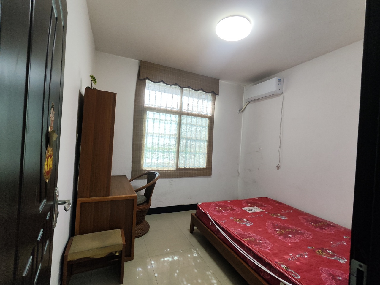 东贸街老国土局 3室2厅1卫 1200.0元/月 东贸街老国土局 3室2厅1卫 1200.0元/月室内图