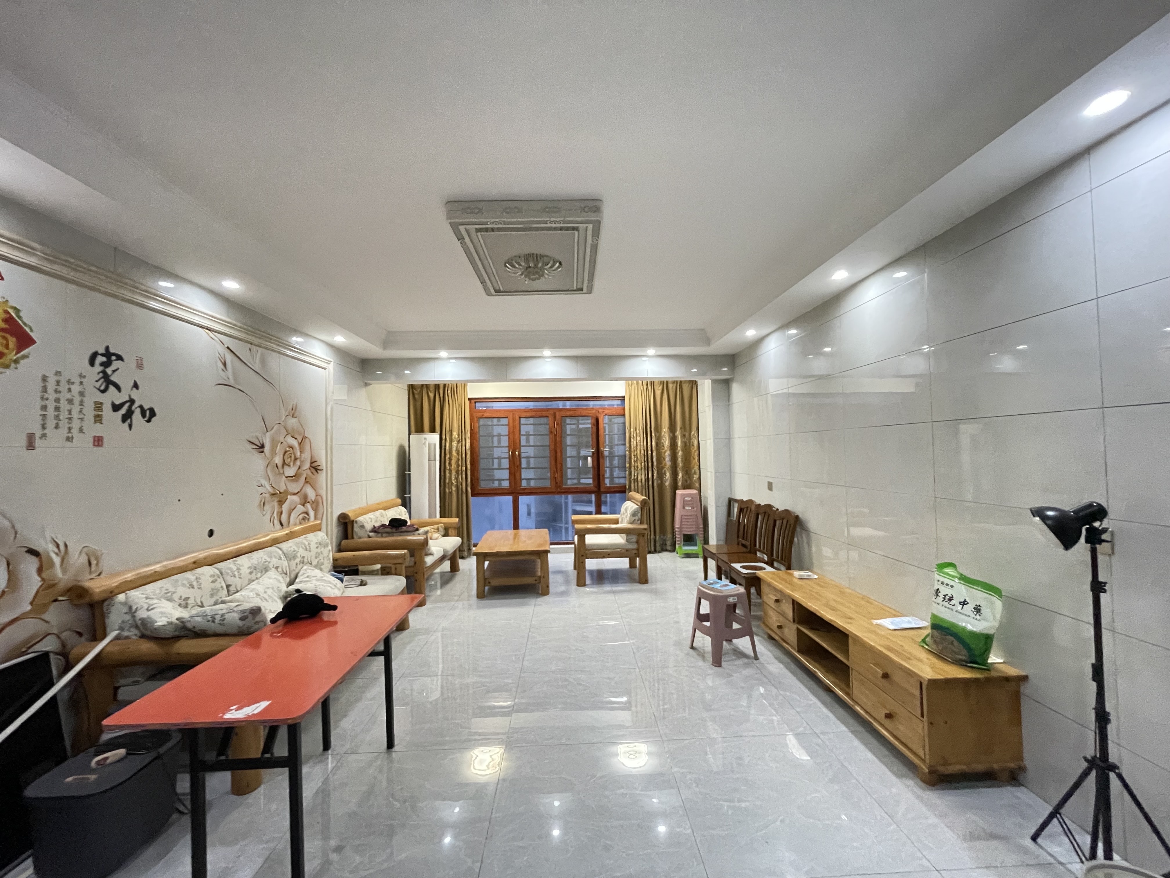 五江碧桂园城市广场 4室2厅2卫 2500.0元/月 五江碧桂园城市广场 4室2厅2卫 2500.0元/月户型图