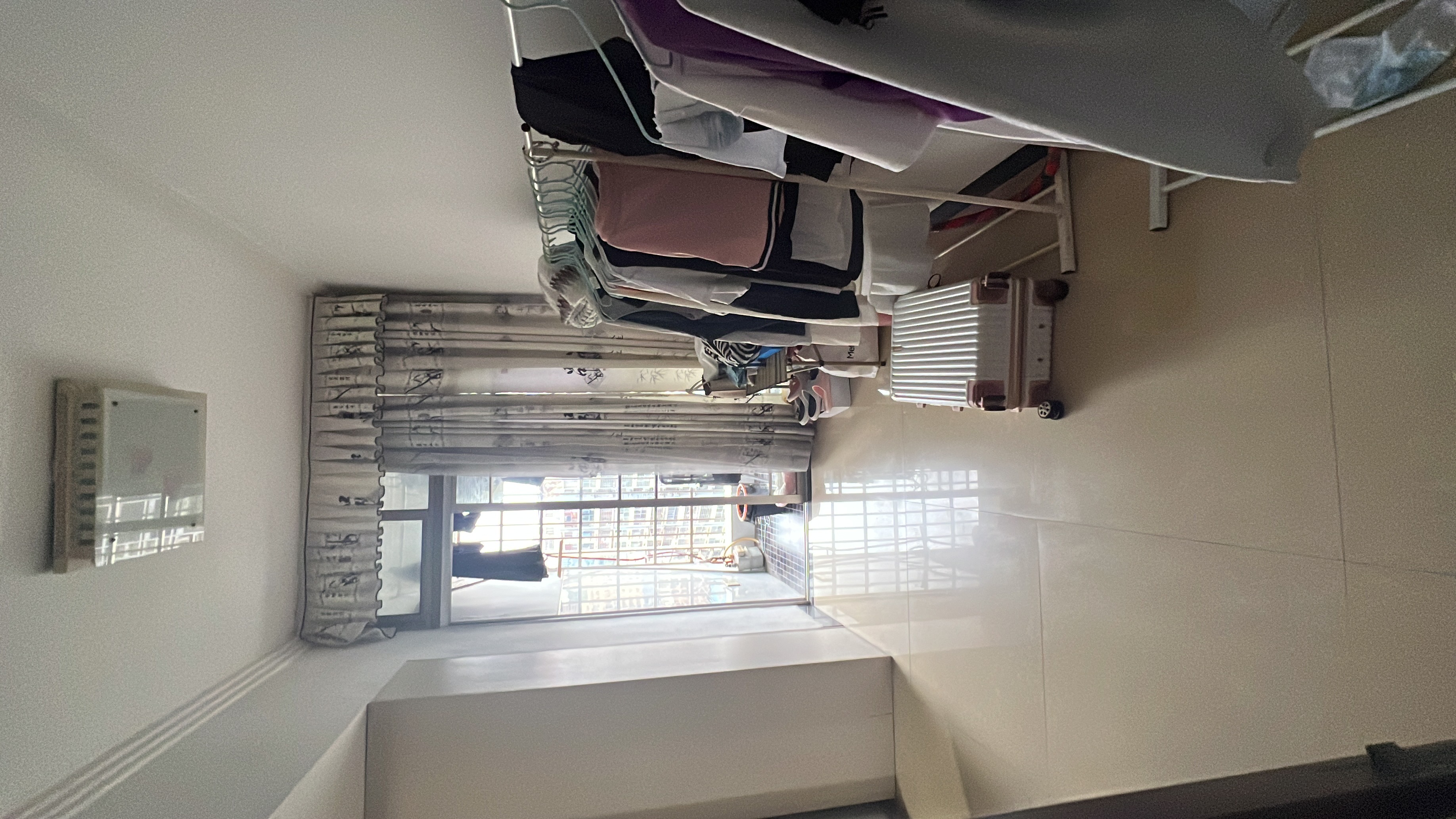 东方豪苑 1室1厅1卫 18.0万 东方豪苑 1室1厅1卫 18.0万客厅