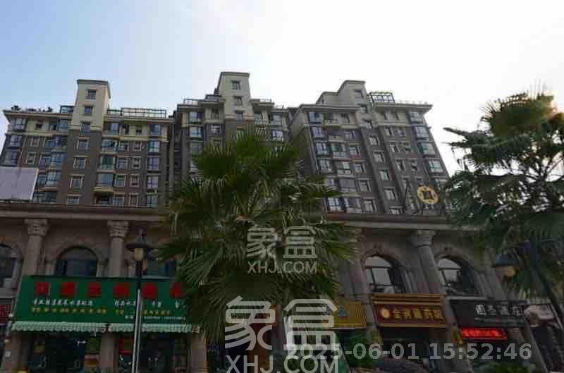 东方名苑臻锦园  3室2厅2卫   81.80万客厅