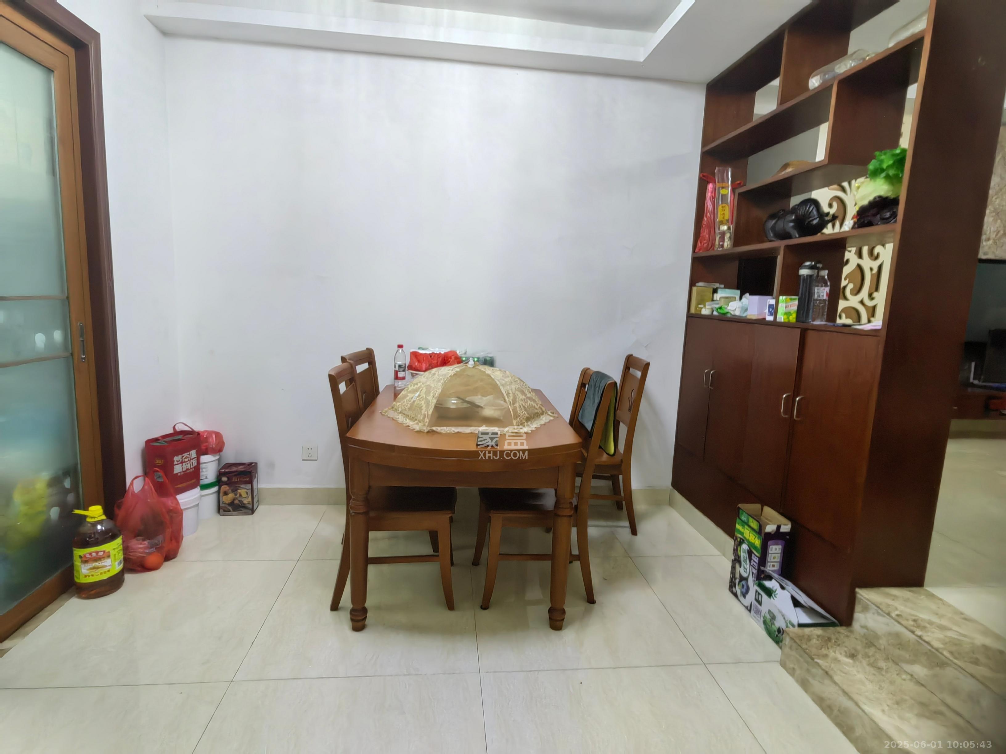 东玺门 4室2厅2卫 3800.0元/月 东玺门 4室2厅2卫 3800.0元/月室内图