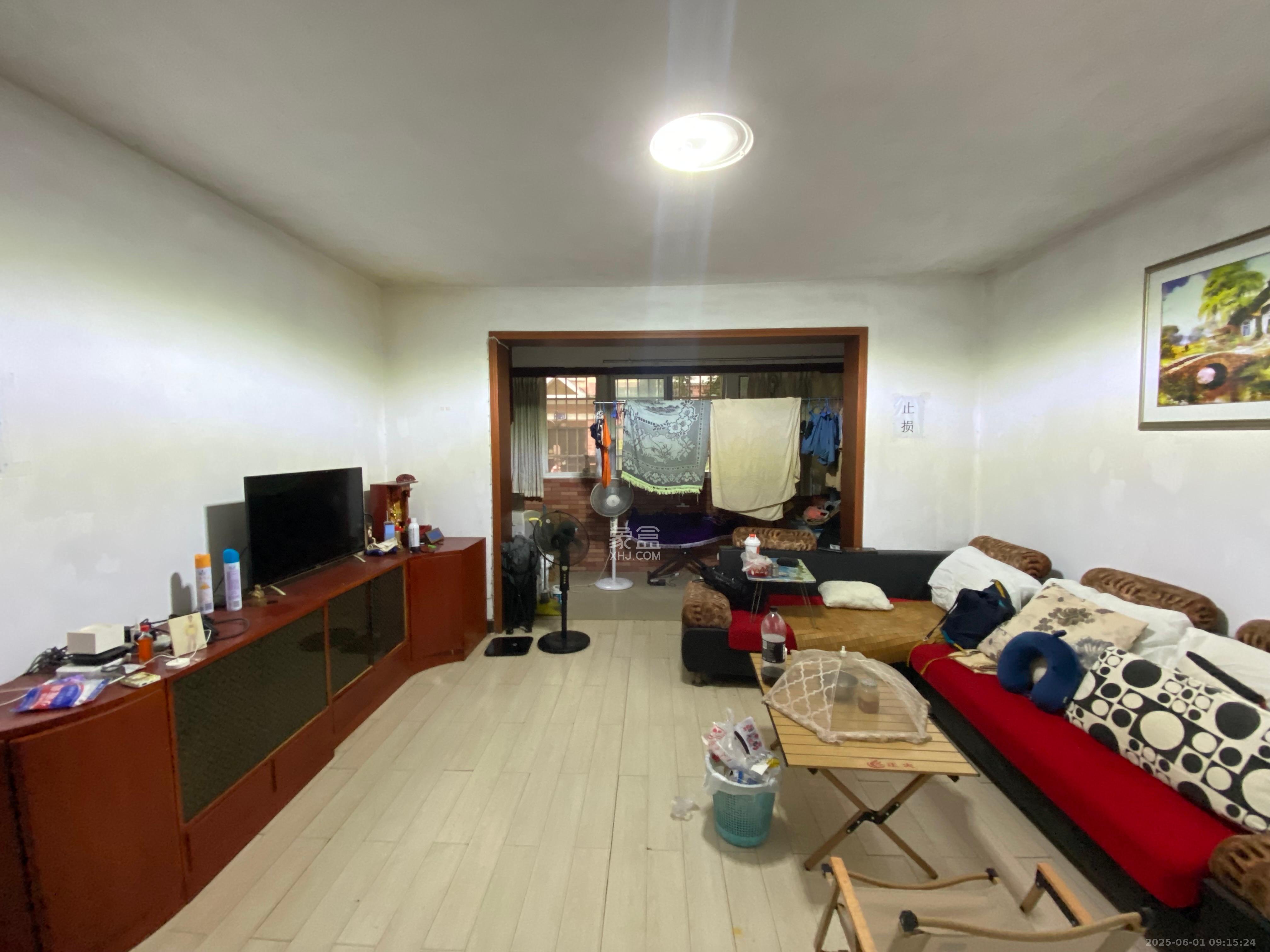 咸嘉新村悦峰园  2室2厅1卫   1900.00元/月室内图1