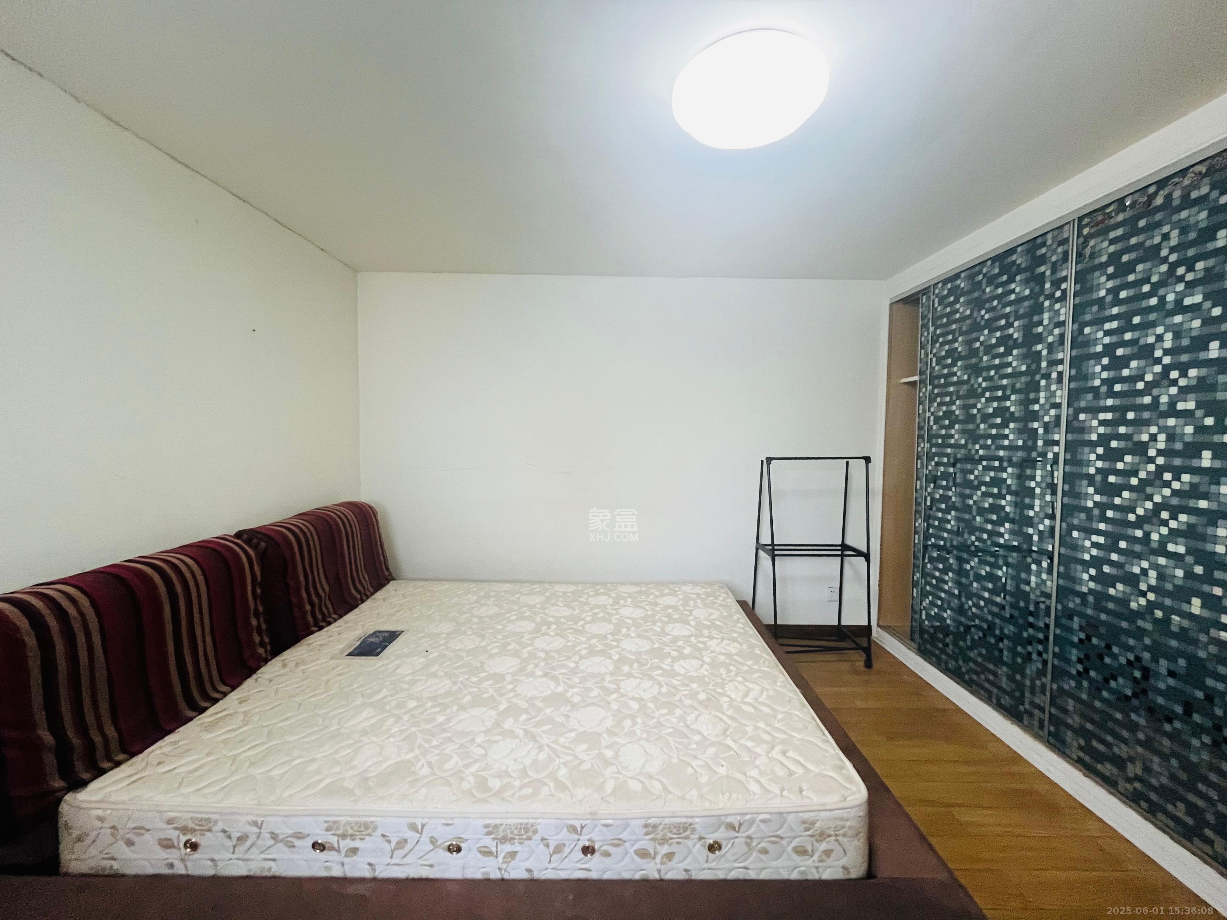 金达家园 3室2厅1卫 1800.0元/月 金达家园 3室2厅1卫 1800.0元/月室内图