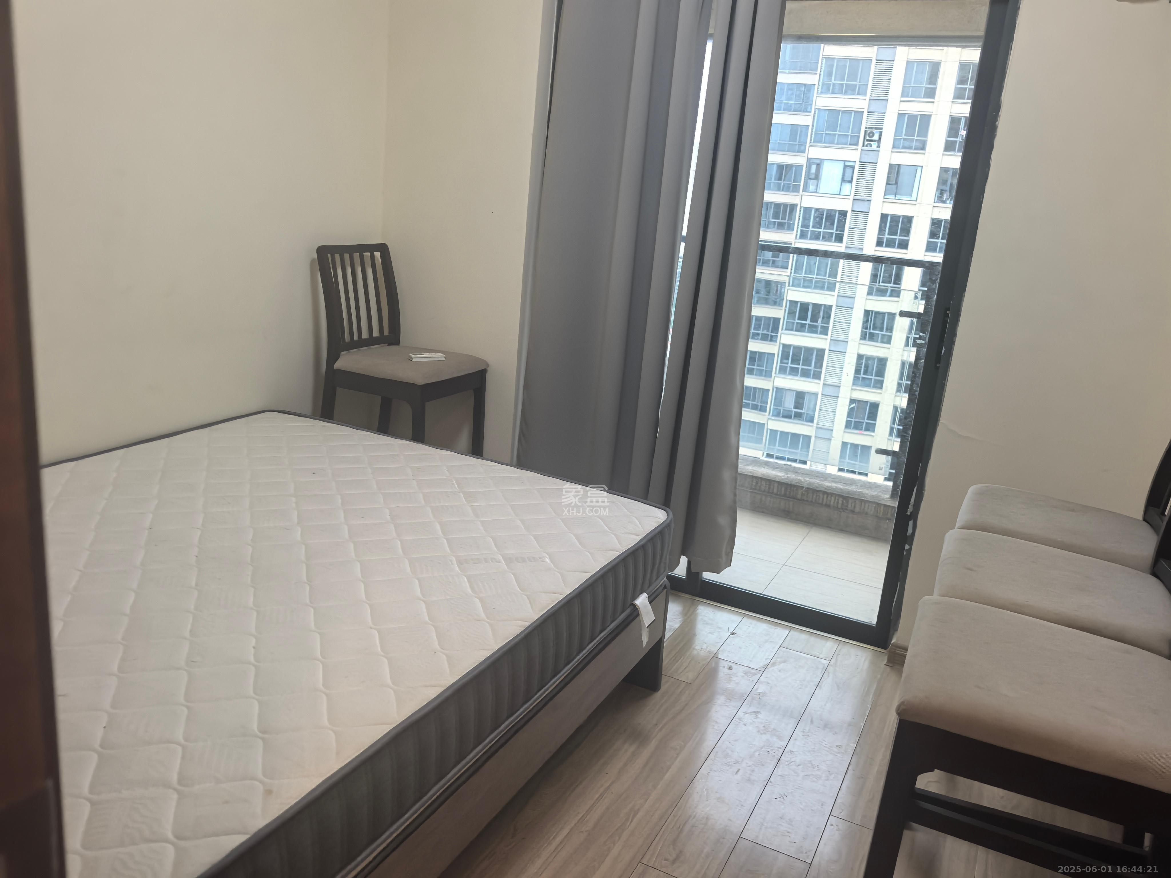 碧桂园南城首府（东宸林海）  3室2厅2卫   2400.00元/月室内图