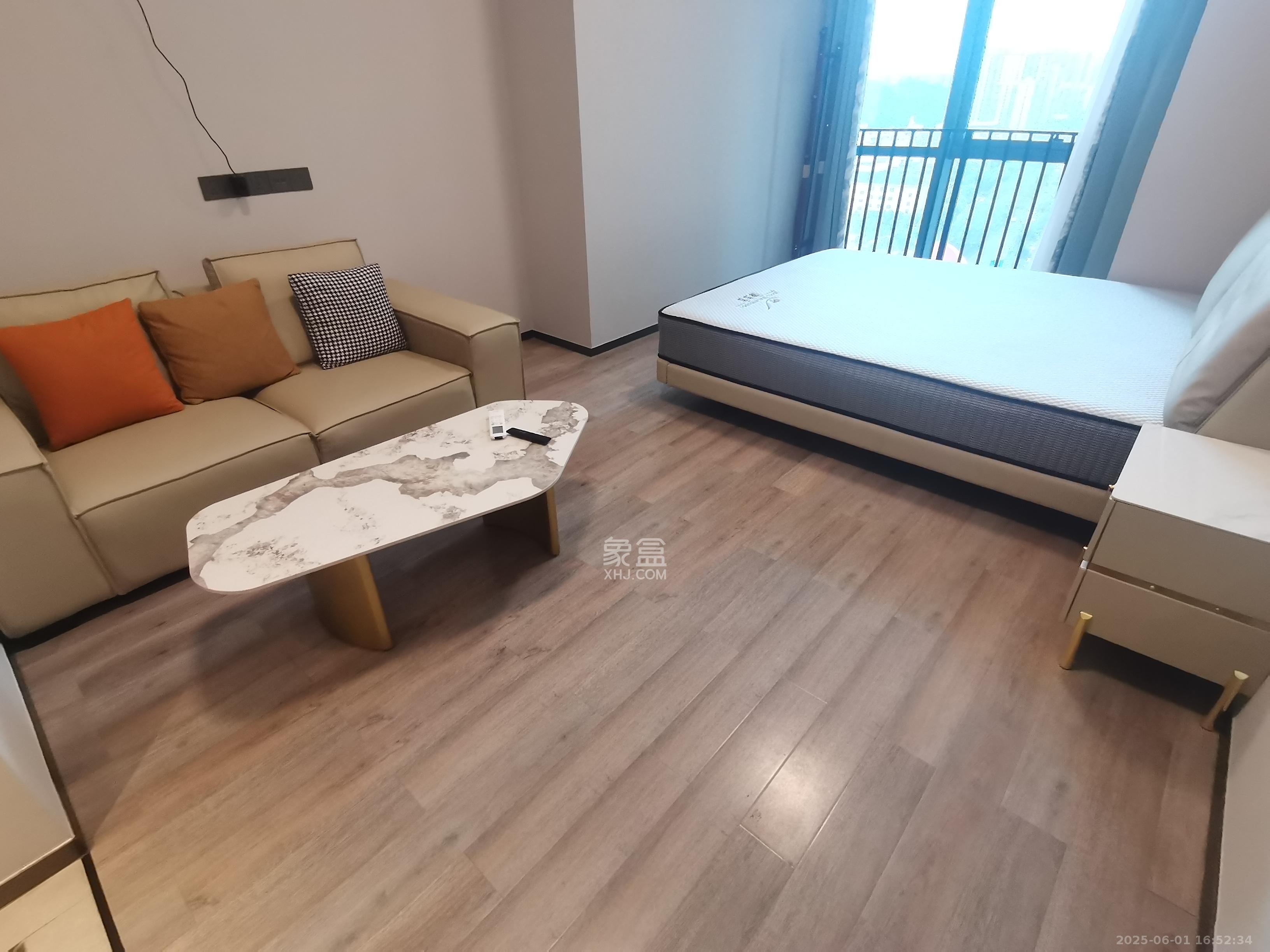 中建宝铂公馆   43.0㎡     2300.00元/月室内图