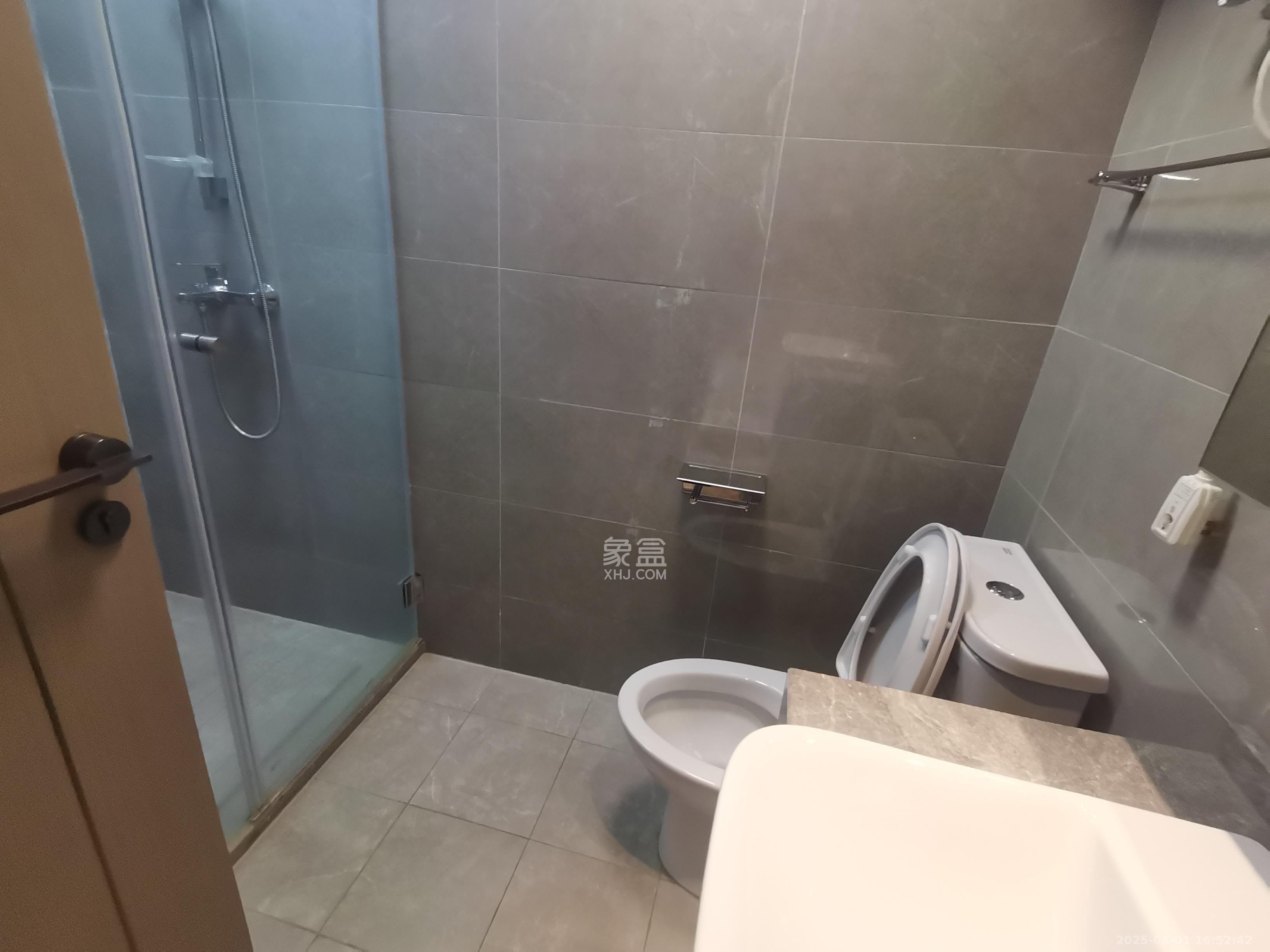 中建宝铂公馆   43.0㎡     2300.00元/月室内图