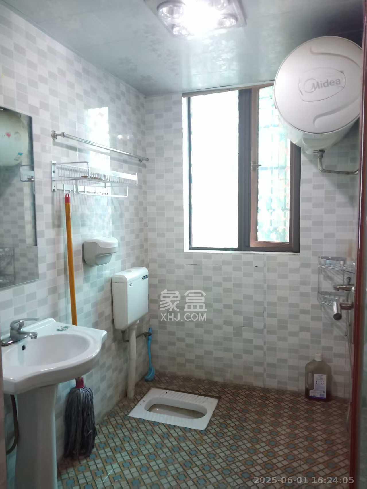 保利麓谷林语D区  3室2厅1卫   1600.00元/月室内图