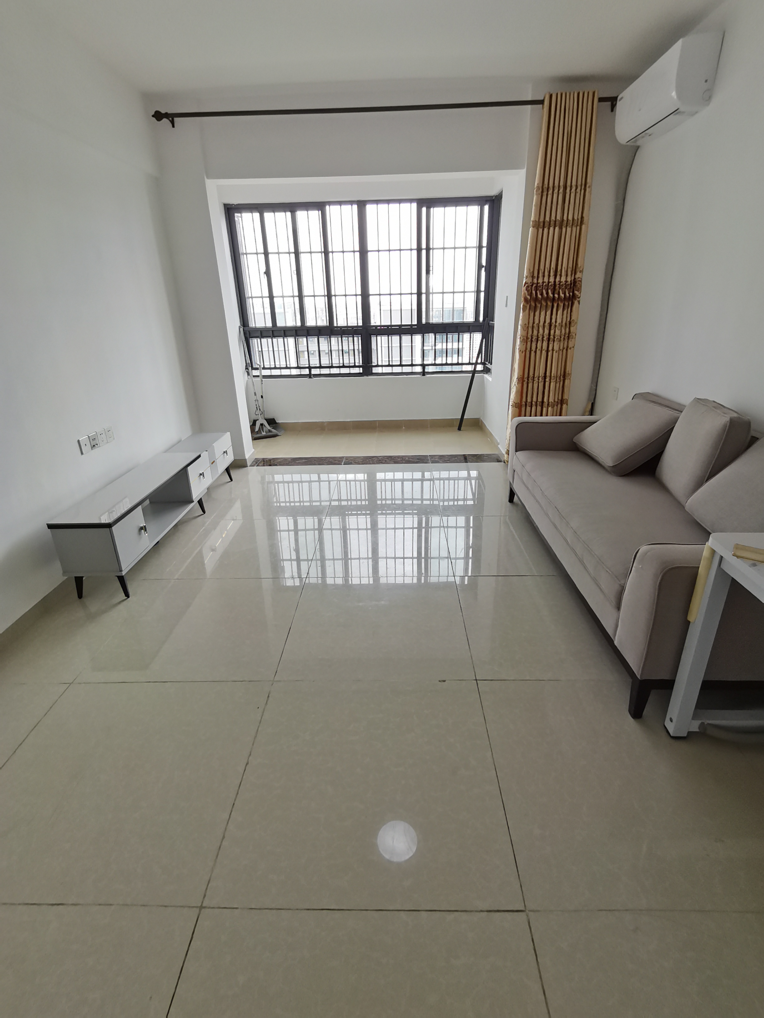 坡巷雅苑 3室2厅1卫 2800.0元/月 坡巷雅苑 3室2厅1卫 2800.0元/月室内图