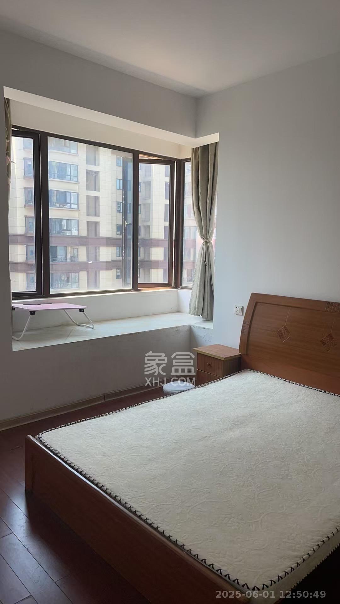 山语城三期 3室2厅1卫 1800.0元/月 山语城三期 3室2厅1卫 1800.0元/月室内图