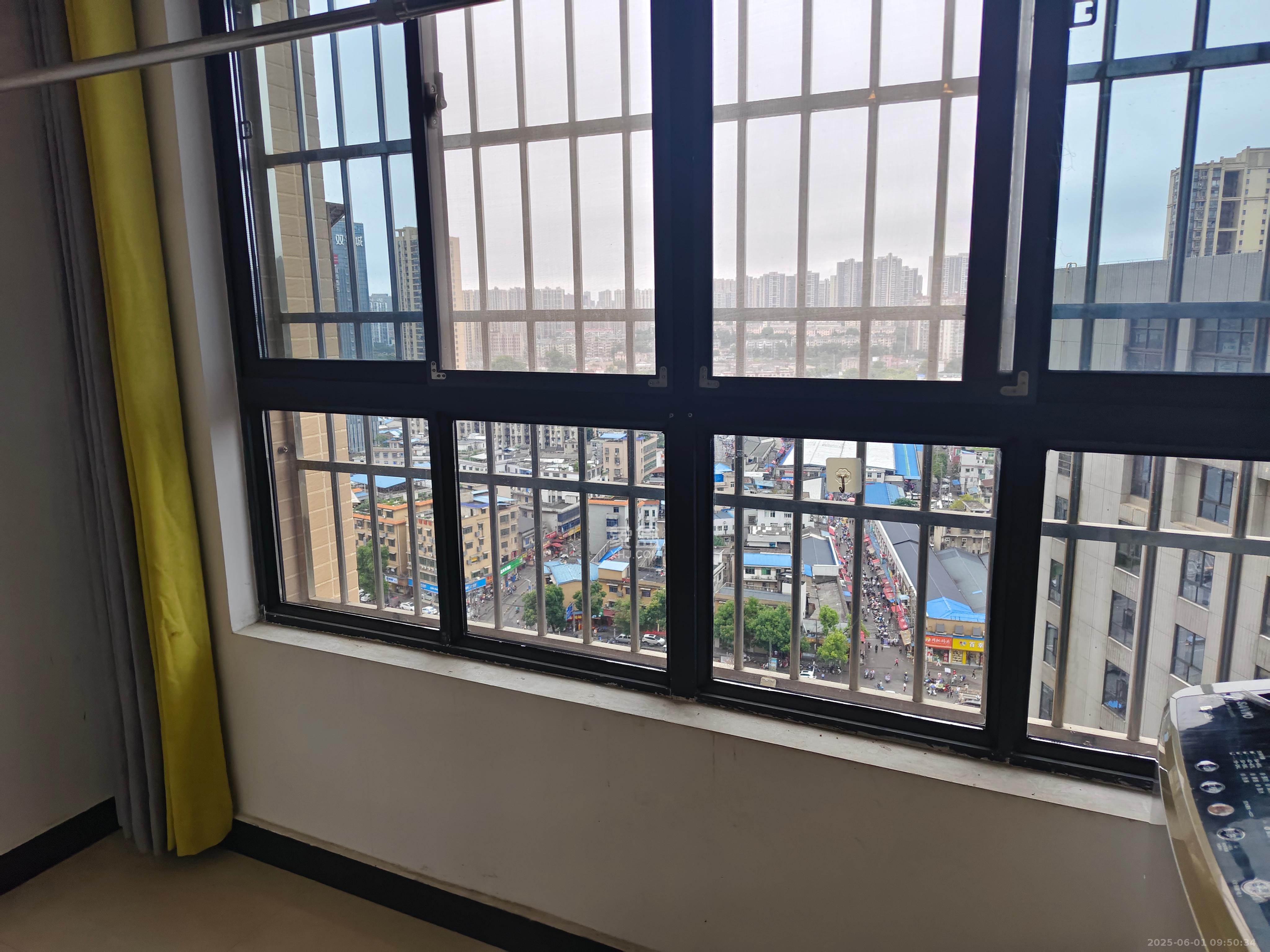圭塘三小区  1室1厅1卫   1900.00元/月室内图