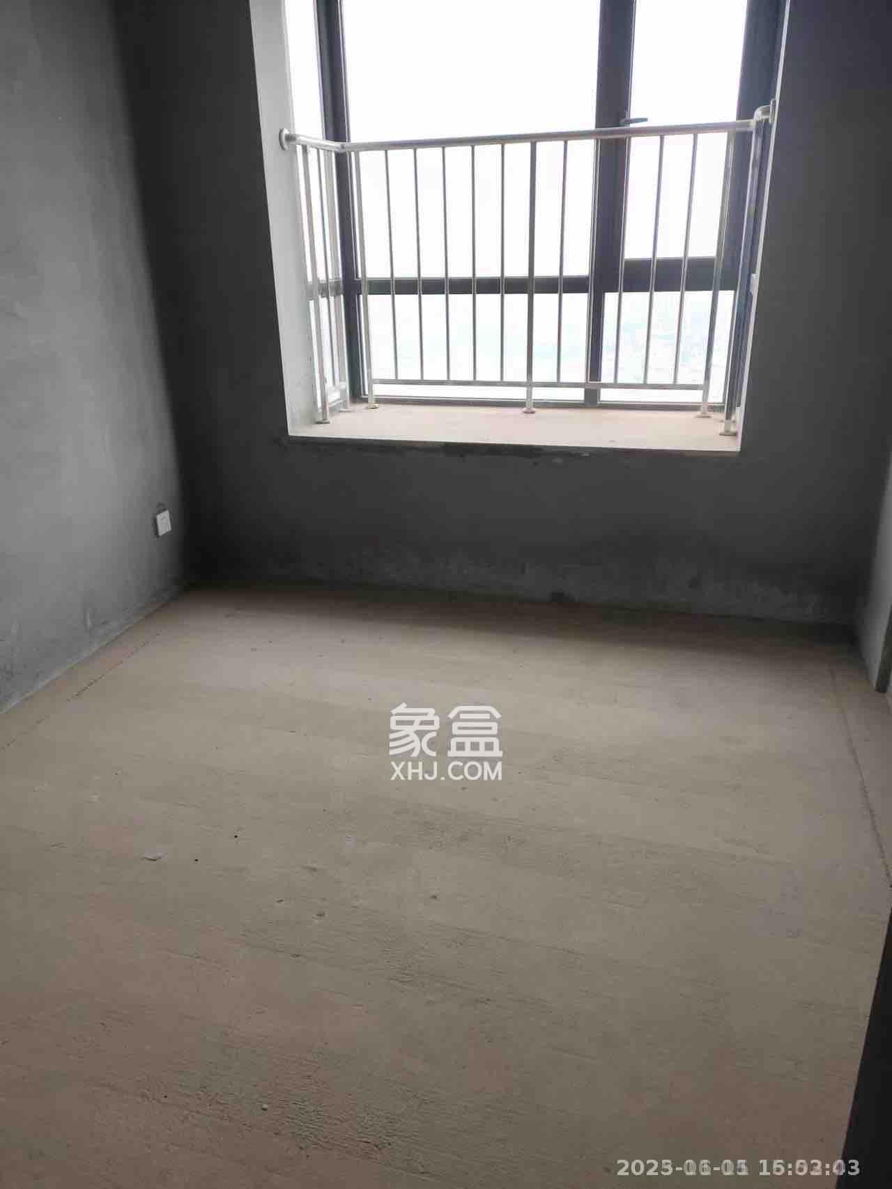 东方名苑臻锦园  3室2厅2卫   81.80万客厅