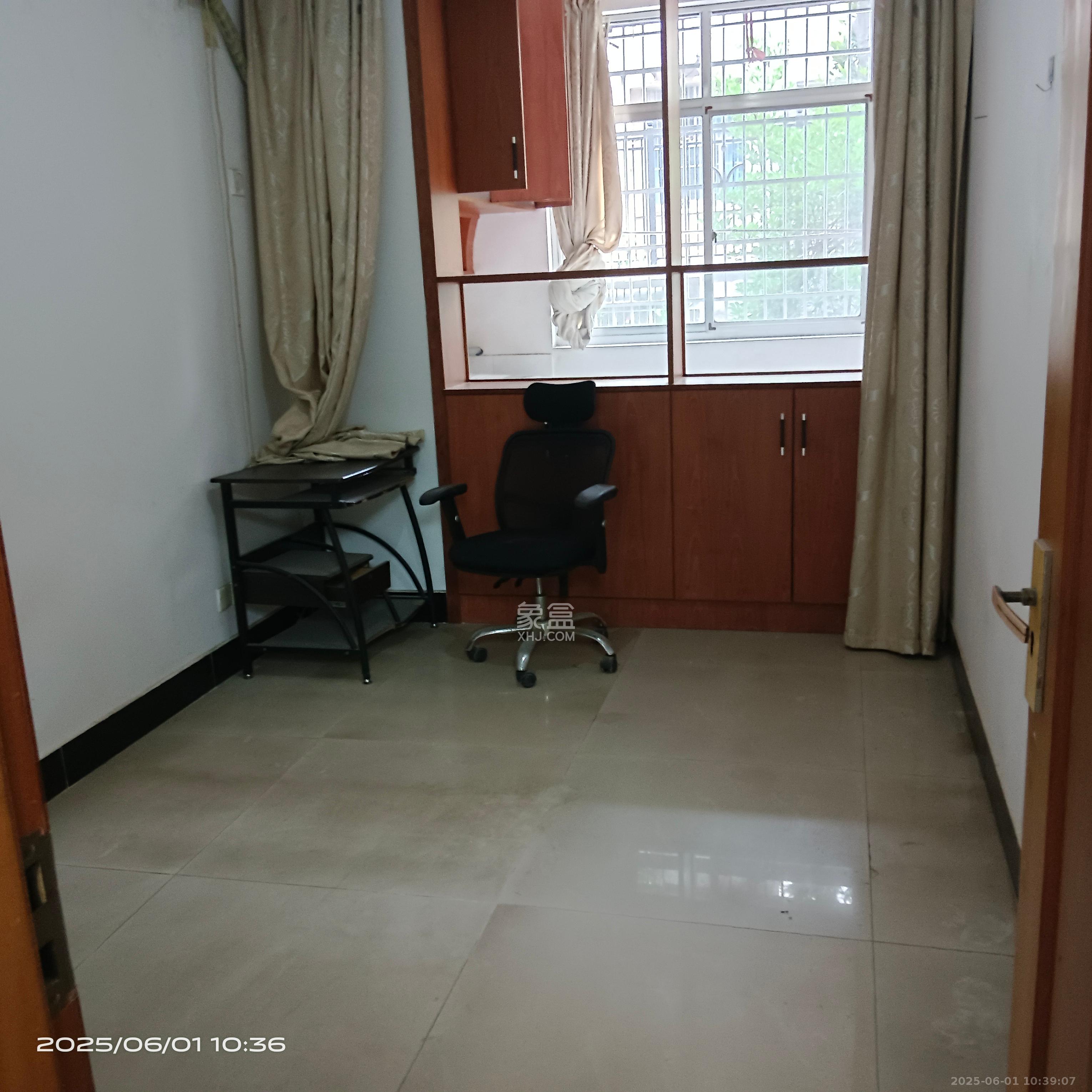 滨湖小区(湖南农业大学) 3室2厅1卫 2200.0元/月 滨湖小区(湖南农业大学) 3室2厅1卫 2200.0元/月室内图