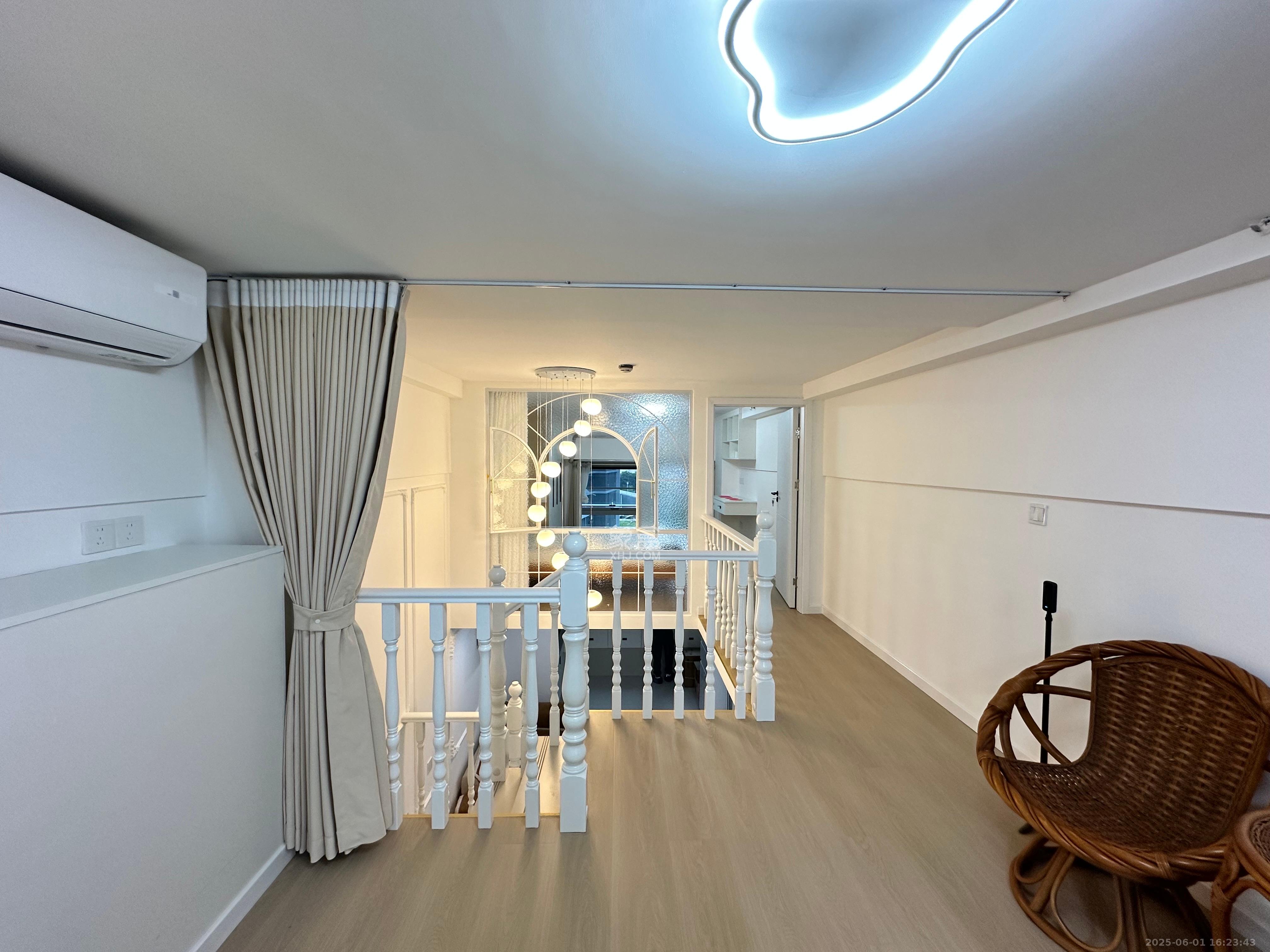 复地滨江金融中心  2室1厅1卫    2800.0元/月室内图