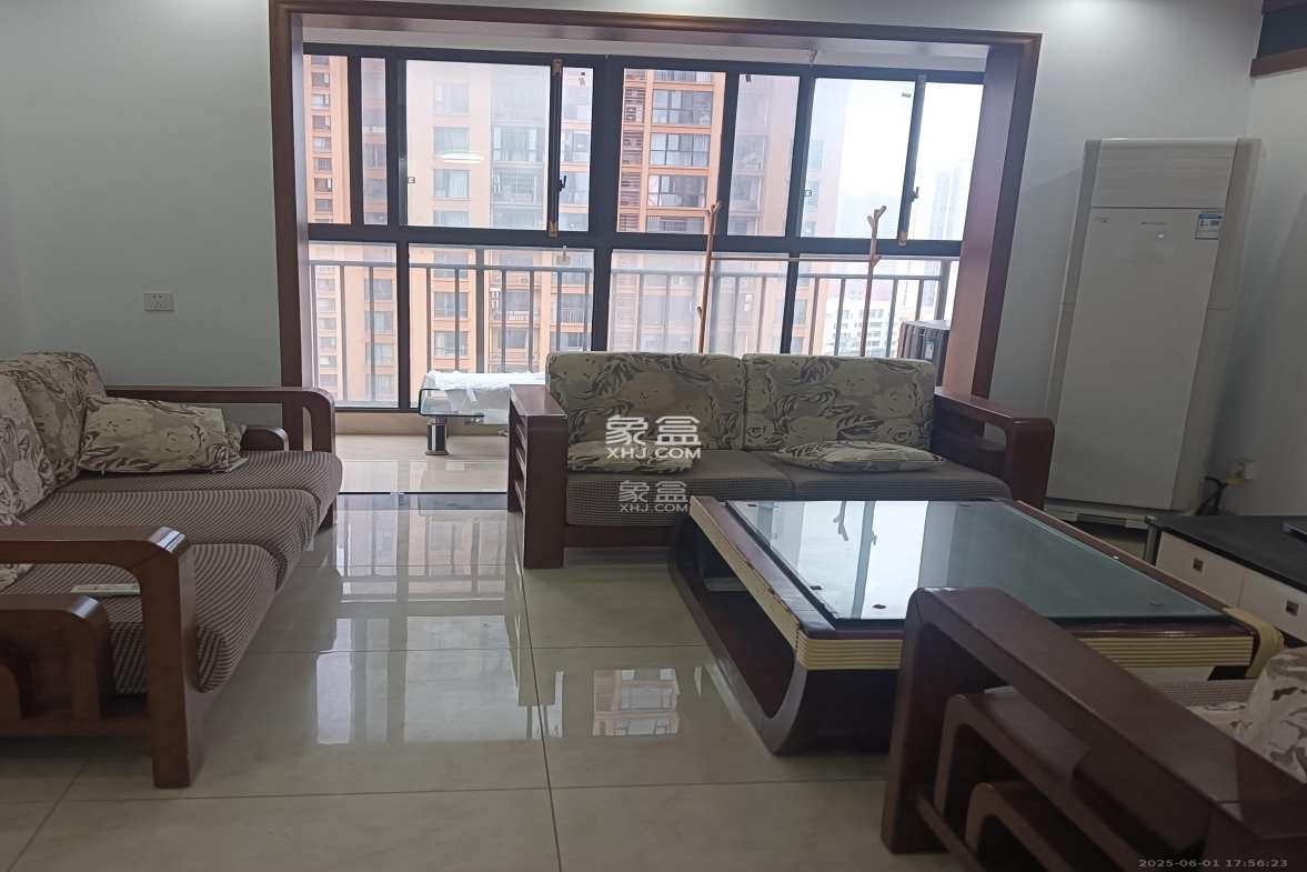 湘诚德峰小区A区  0室0厅0卫    3000.0元/月 湘诚德峰小区A区  0室0厅0卫    3000.0元/月室内图