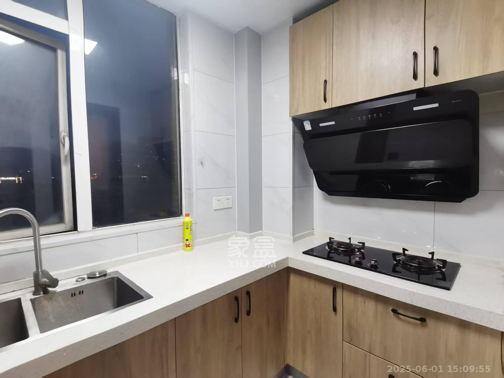 麓山枫情 2室2厅1卫 2300.0元/月 麓山枫情 2室2厅1卫 2300.0元/月室内图