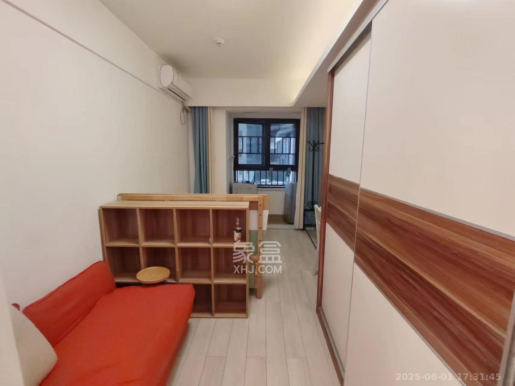万科金域缇香  1室2厅2卫   1400.00元/月室内图