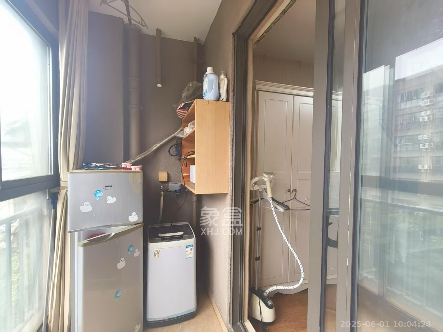 花漾年华（桂花园）  1室1厅1卫    1200.0元/月室内图