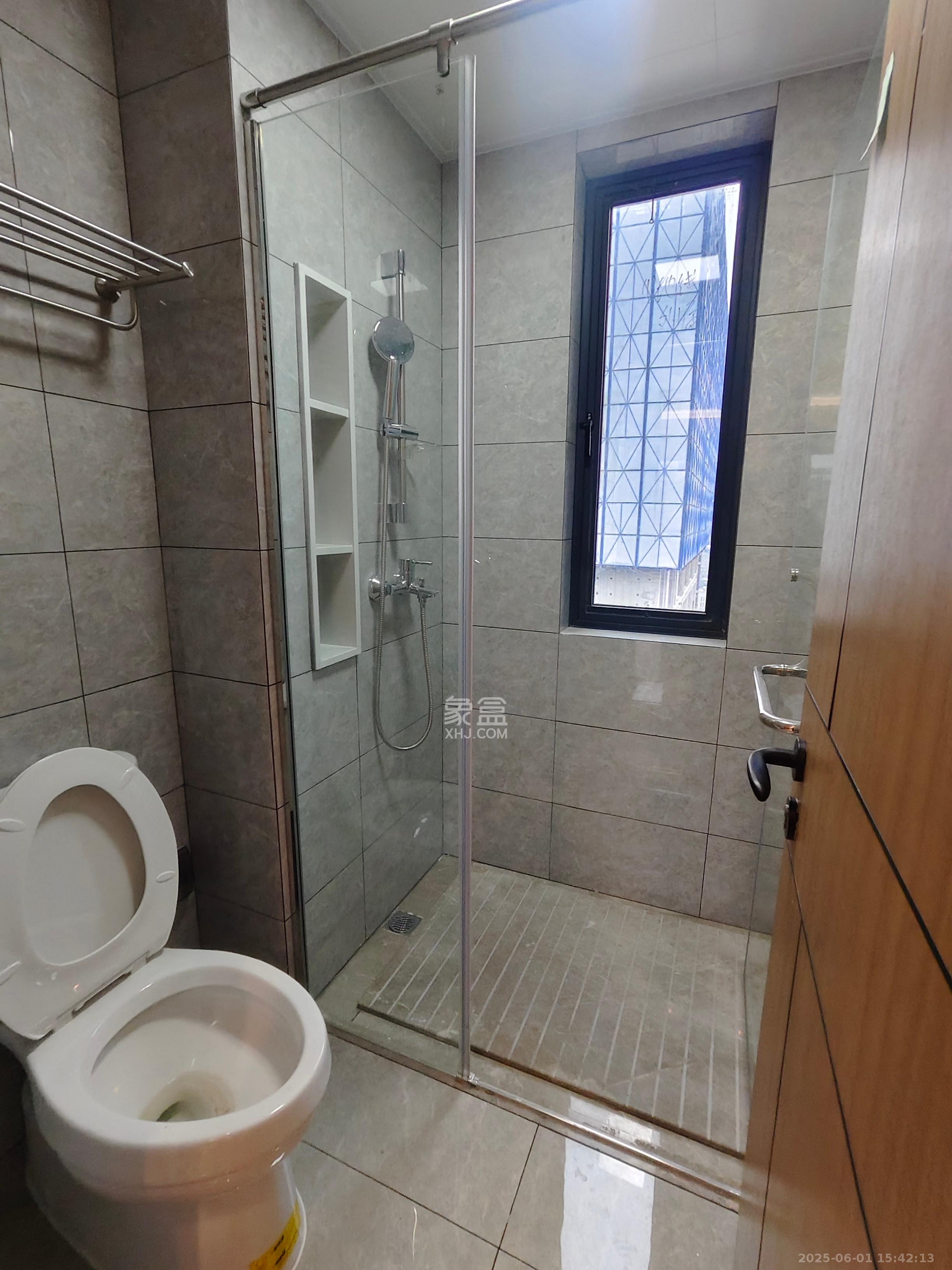 爱家当代境  4室2厅1卫   3600.00元/月室内图