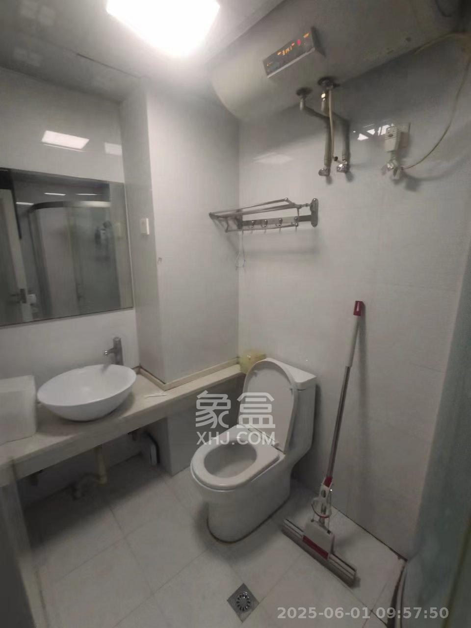 曙光领峰（曙光家园）  1室1厅1卫    1800.0元/月室内图