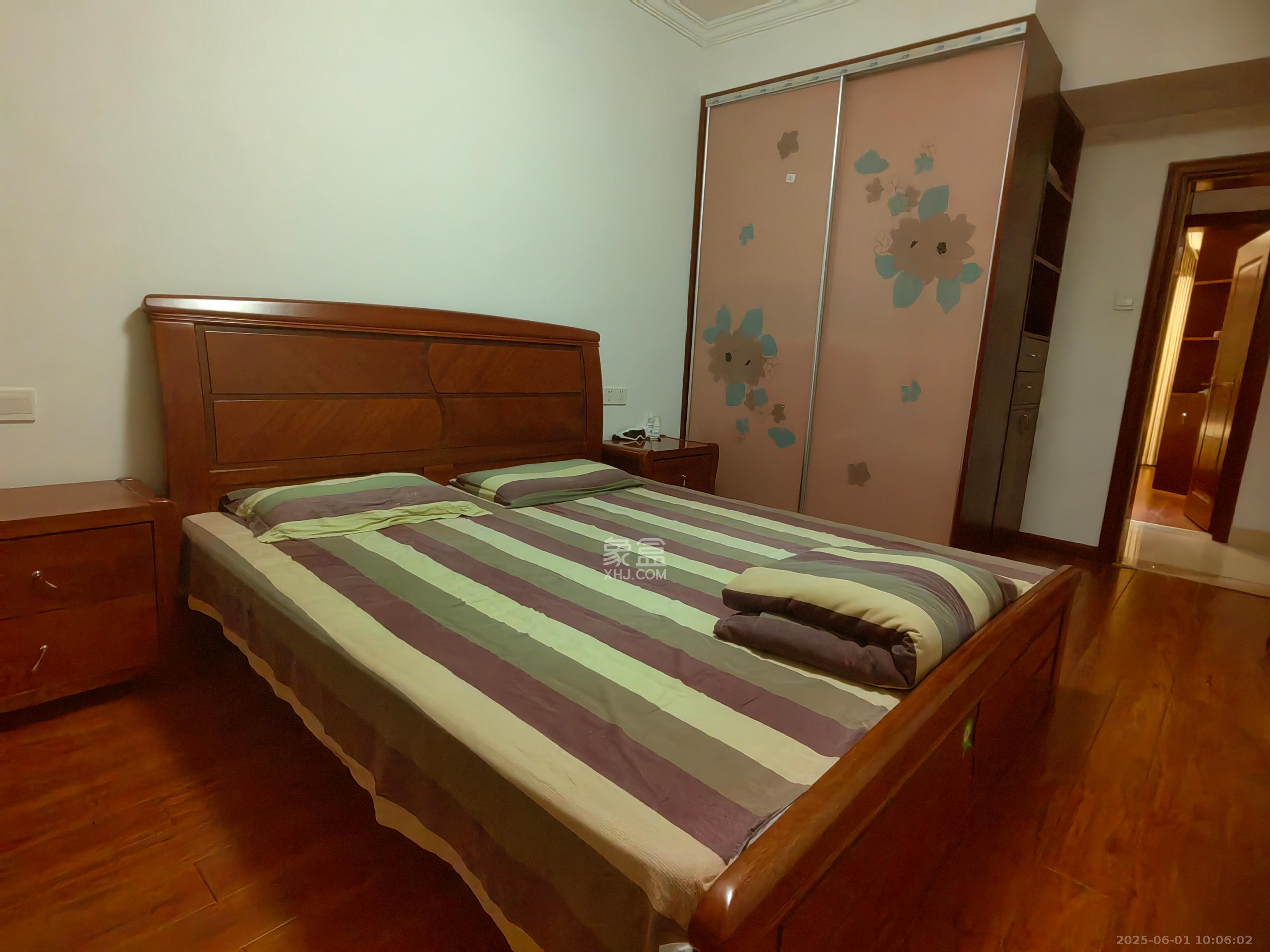 东玺门 4室2厅2卫 3800.0元/月 东玺门 4室2厅2卫 3800.0元/月室内图