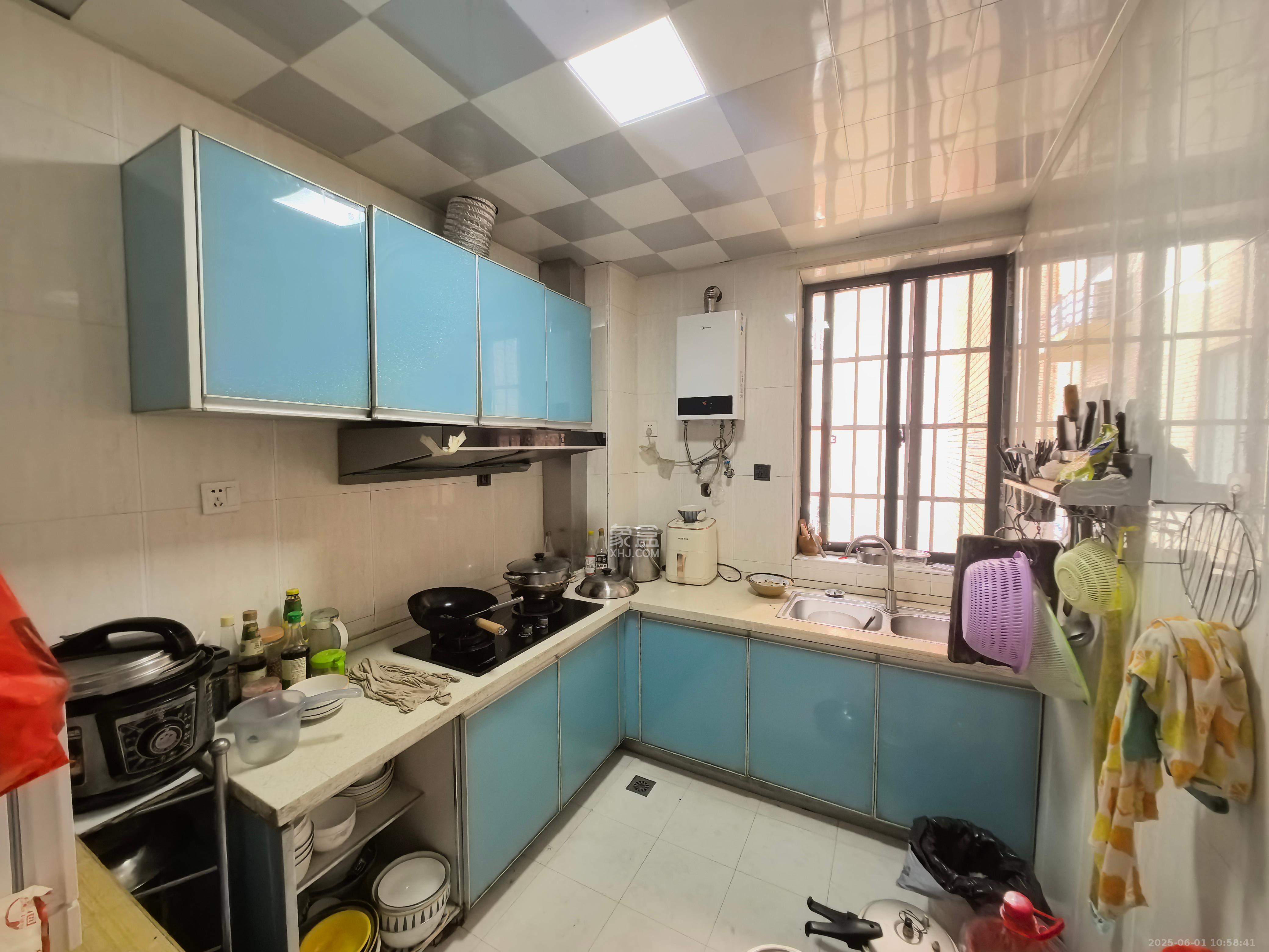 东方锦泰 2室2厅1卫 29.8万 东方锦泰 2室2厅1卫 29.8万客厅