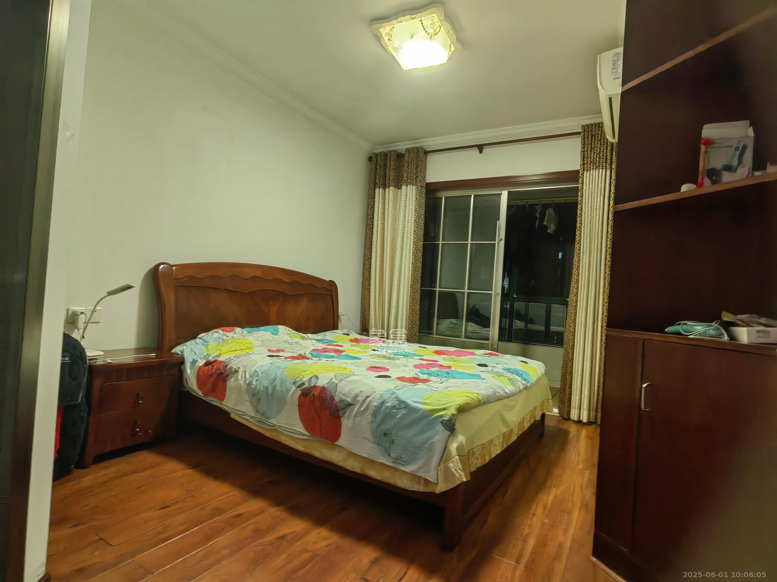 东玺门 4室2厅2卫 3800.0元/月 东玺门 4室2厅2卫 3800.0元/月室内图