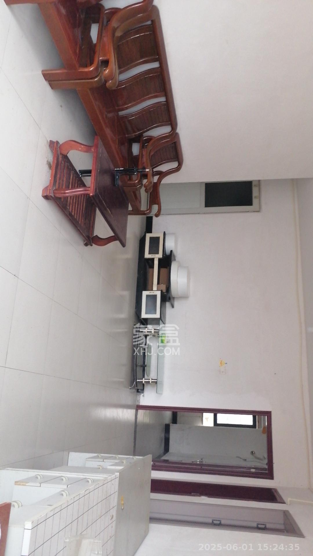 南国新城 3室2厅2卫 2100.0元/月 南国新城 3室2厅2卫 2100.0元/月室内图