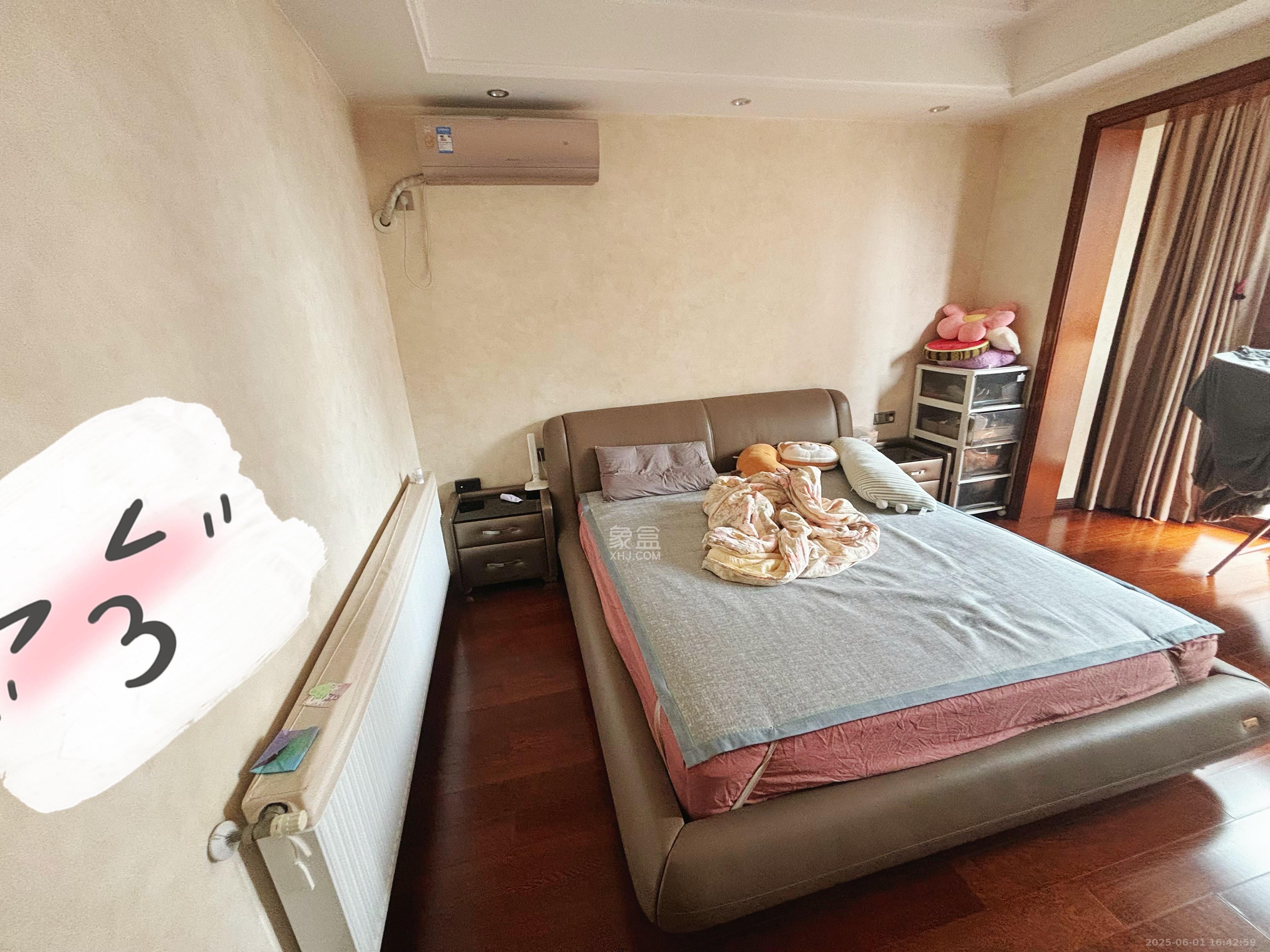 东方名苑臻锦园 3室2厅2卫 105.0万 东方名苑臻锦园 3室2厅2卫 105.0万客厅