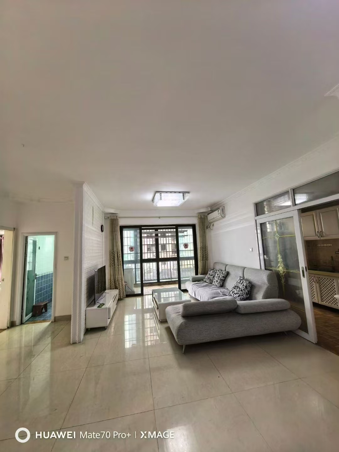 洛杉矶城 1室2厅1卫 122.0万 洛杉矶城 1室2厅1卫 122.0万室内图