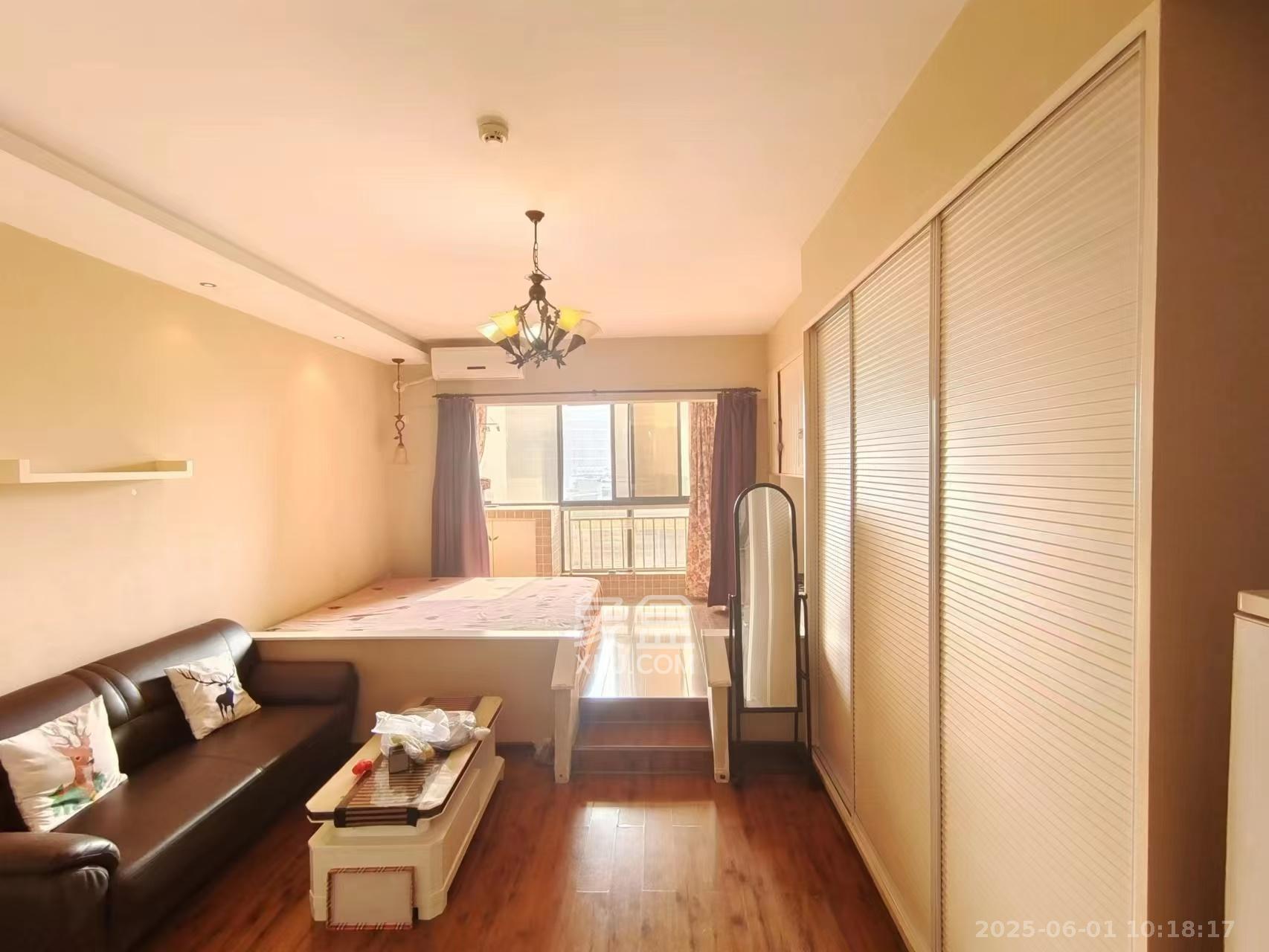 七彩丽都  1室1厅1卫   1800.00元/月室内图