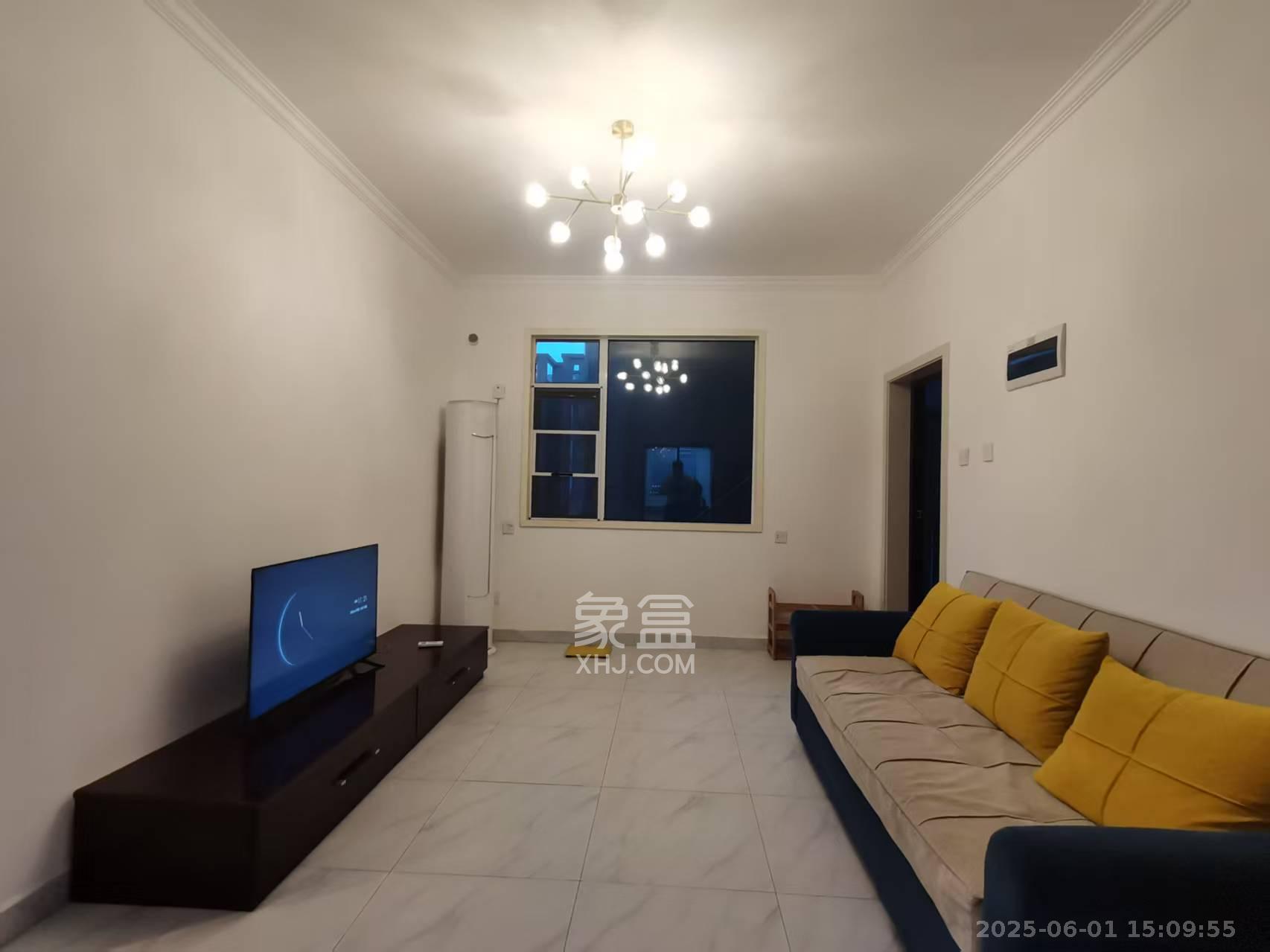 麓山枫情 2室2厅1卫 2300.0元/月 麓山枫情 2室2厅1卫 2300.0元/月室内图