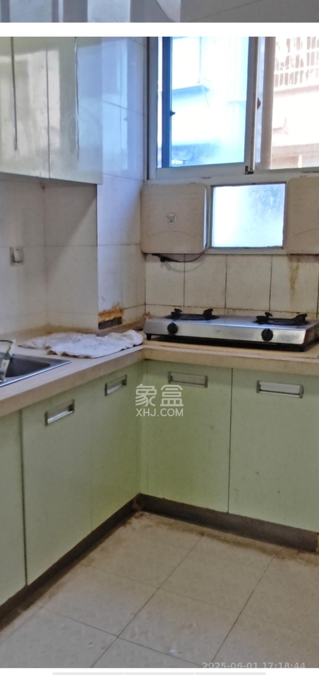 省政府机关梓园住宅区  3室1厅1卫    2400.0元/月 省政府机关梓园住宅区  3室1厅1卫    2400.0元/月室内图