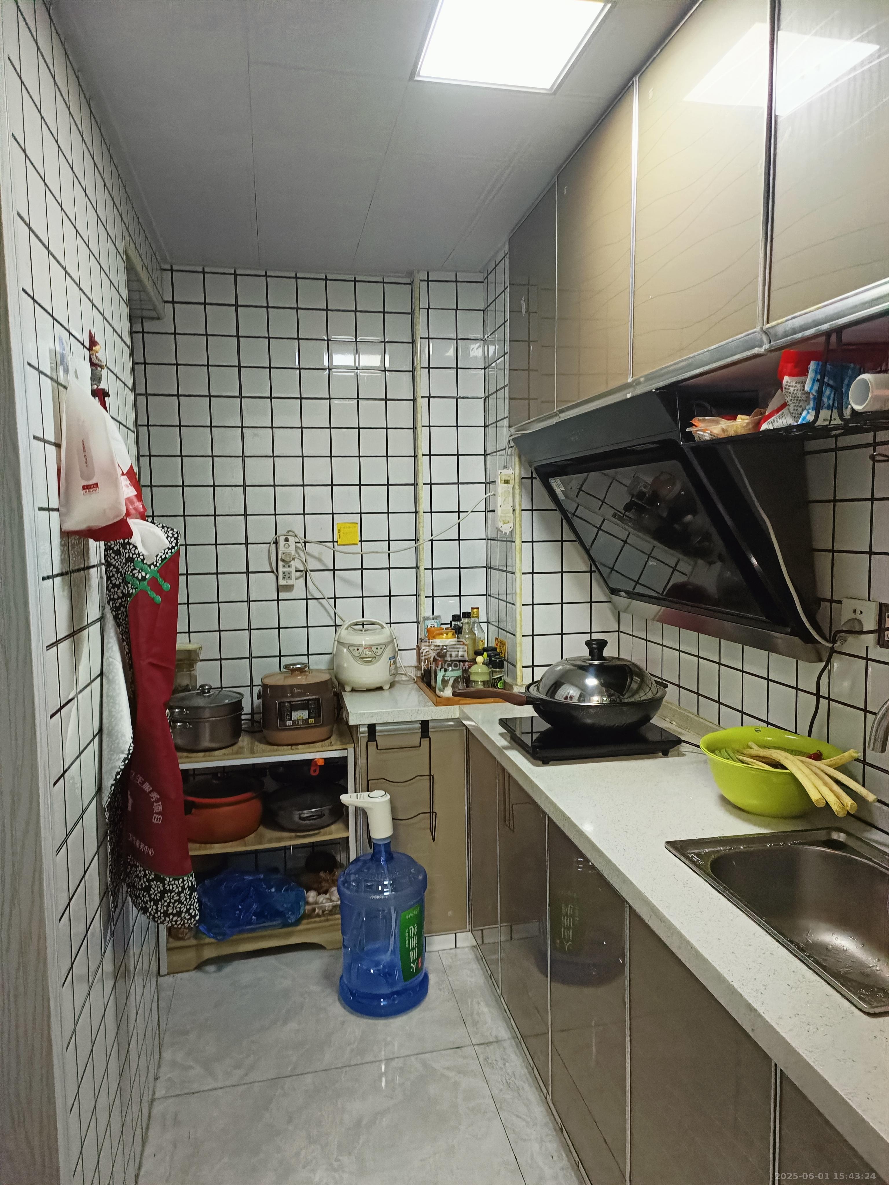 中建芙蓉工社  1室1厅1卫   1700.00元/月室内图