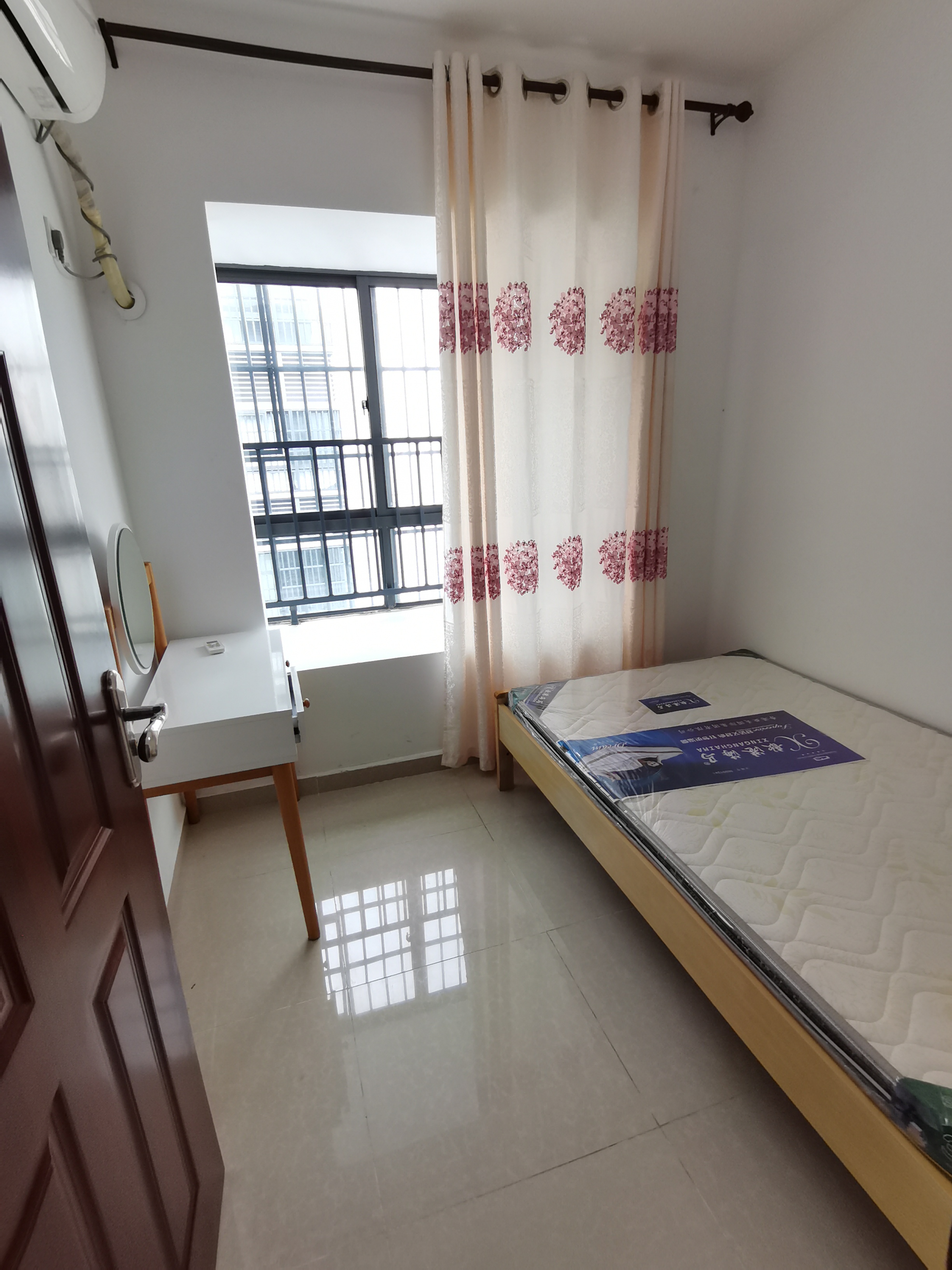 坡巷雅苑 3室2厅1卫 2800.0元/月 坡巷雅苑 3室2厅1卫 2800.0元/月室内图