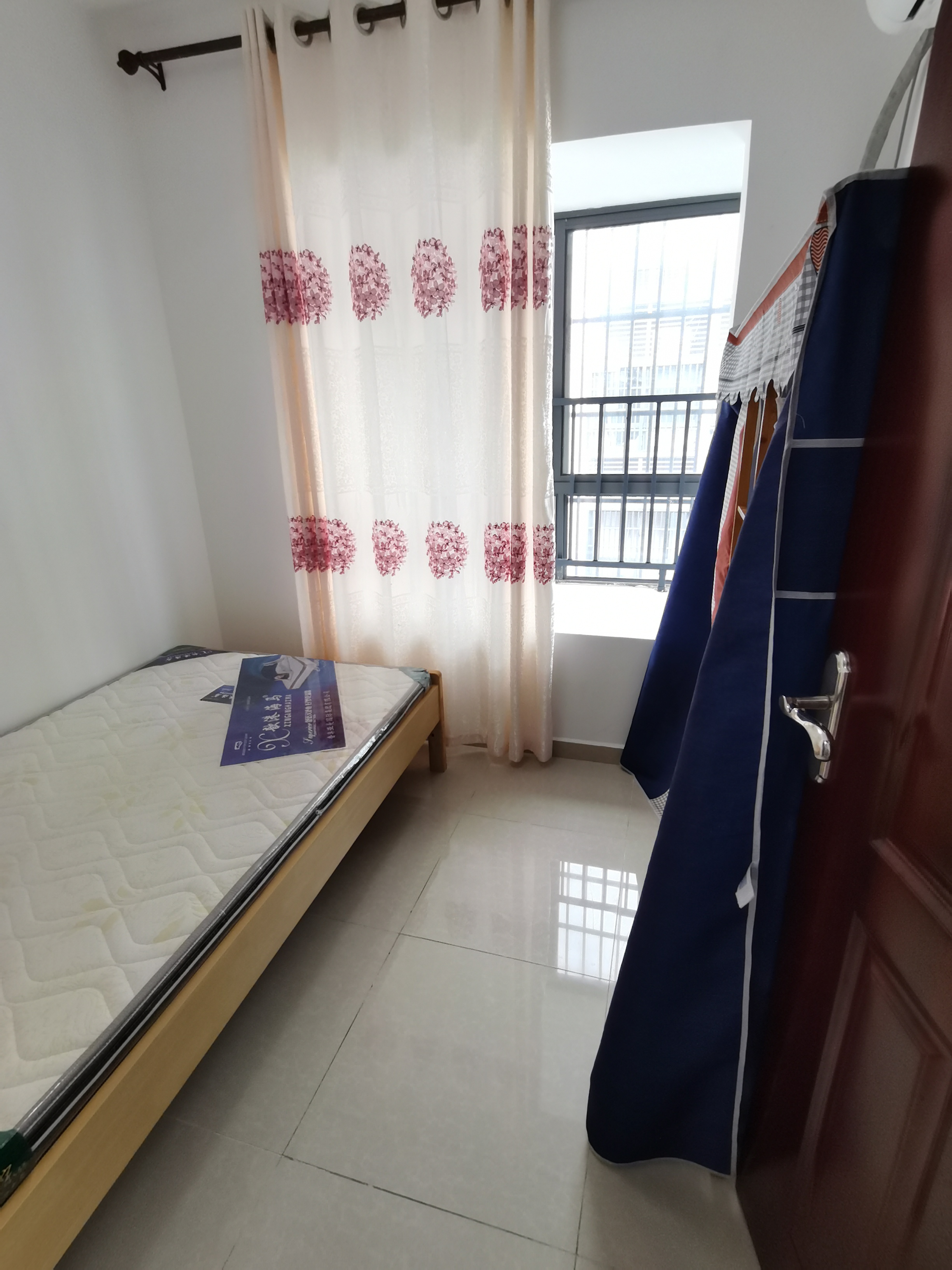 坡巷雅苑 3室2厅1卫 2800.0元/月 坡巷雅苑 3室2厅1卫 2800.0元/月室内图