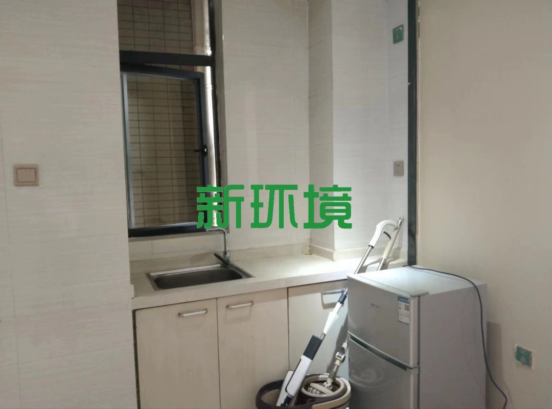 山水印象  1室0厅0卫   28.00万客厅