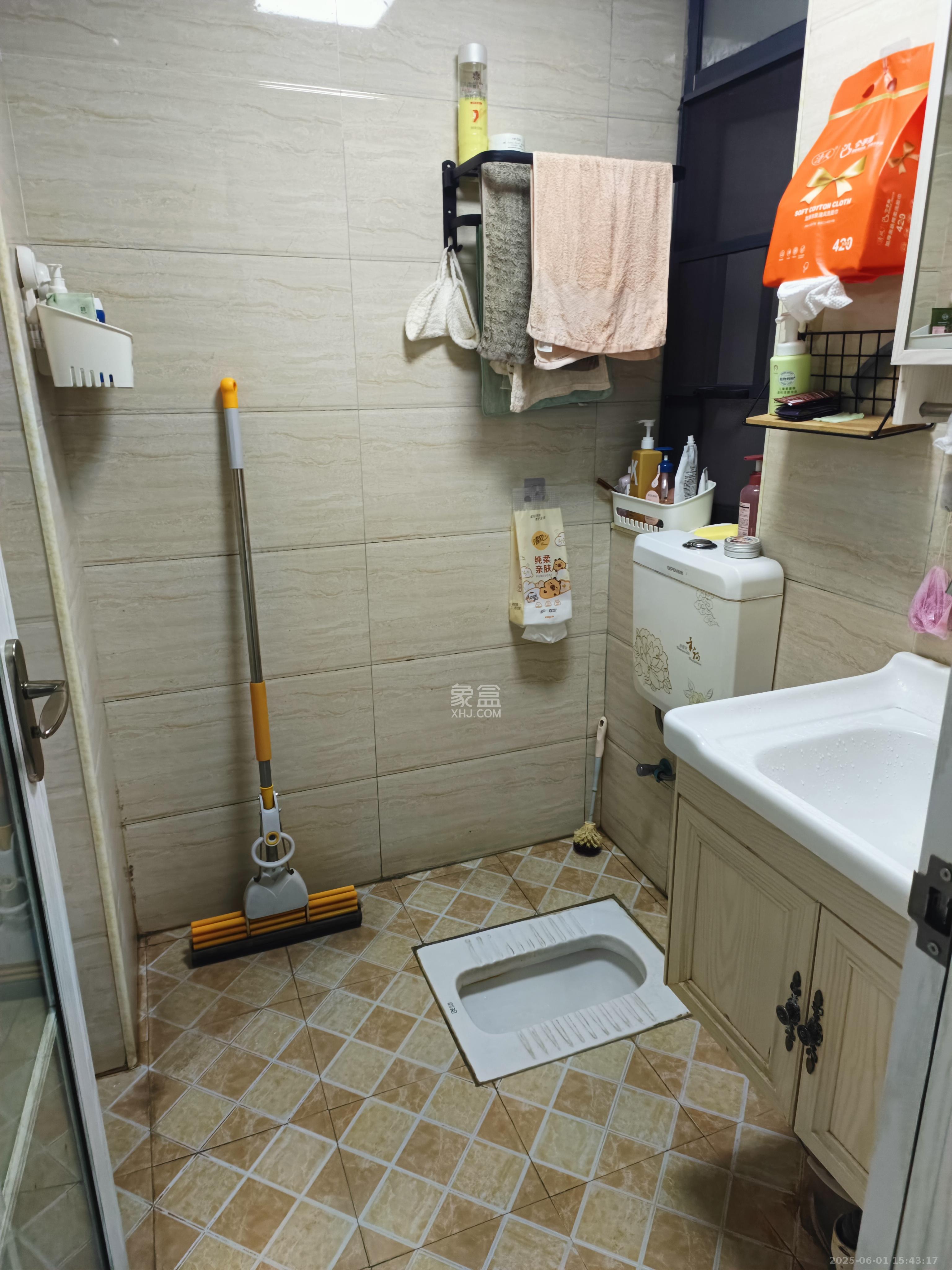 中建芙蓉工社  1室1厅1卫   1700.00元/月