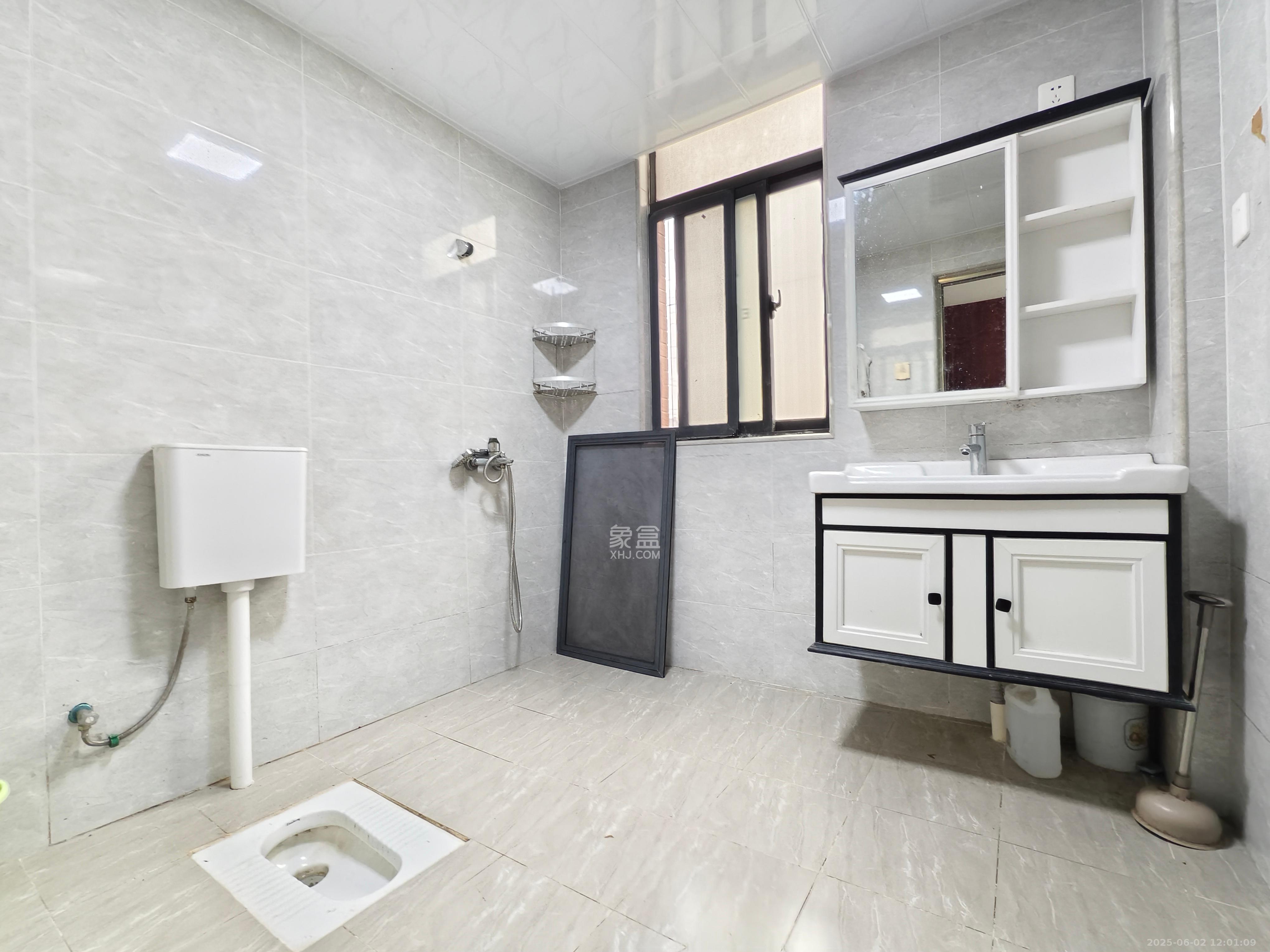 康桥长郡 4室2厅2卫 2400.0元/月 康桥长郡 4室2厅2卫 2400.0元/月室内图