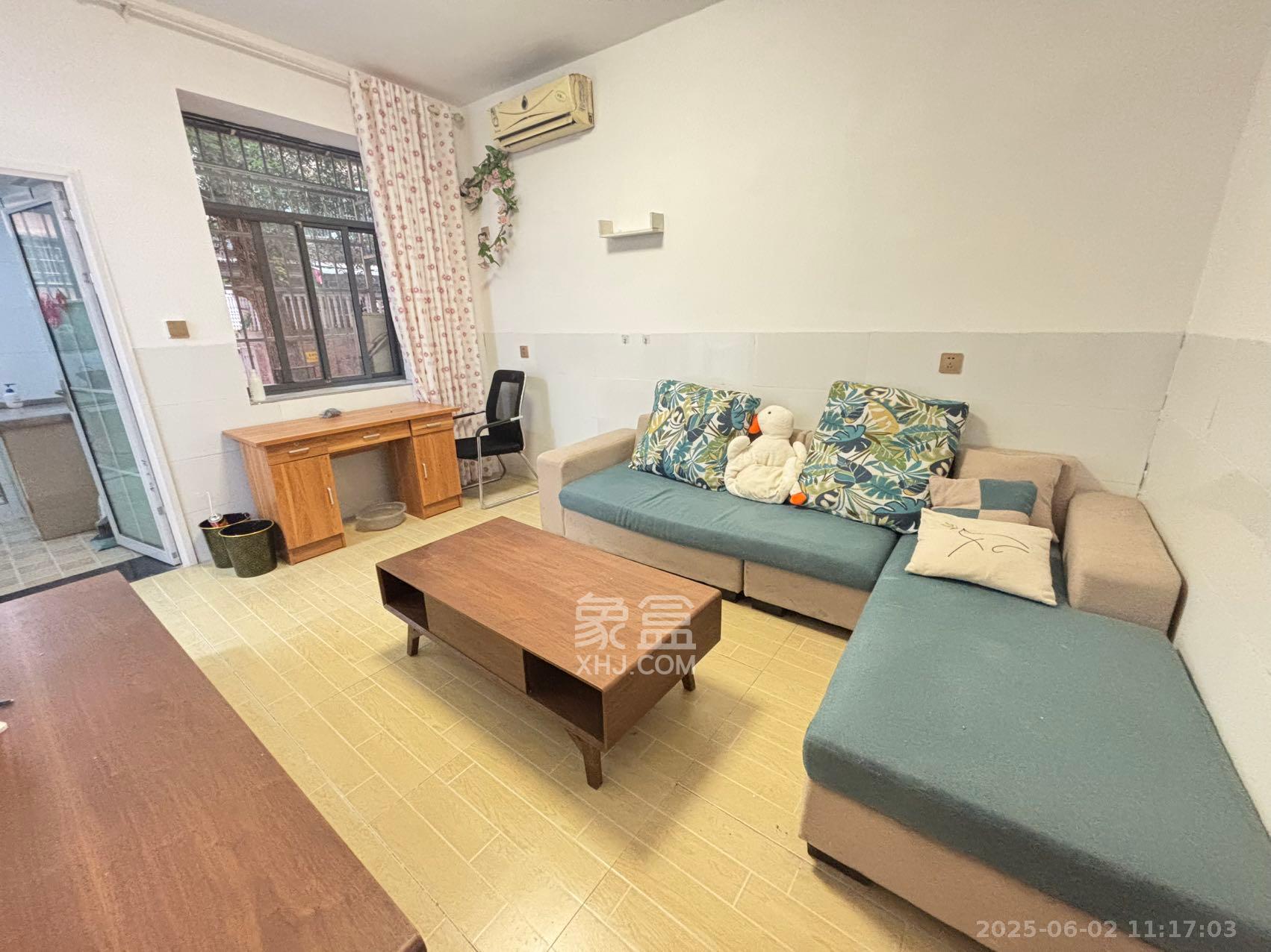 三湘小区  1室1厅1卫   1350.00元/月室内图